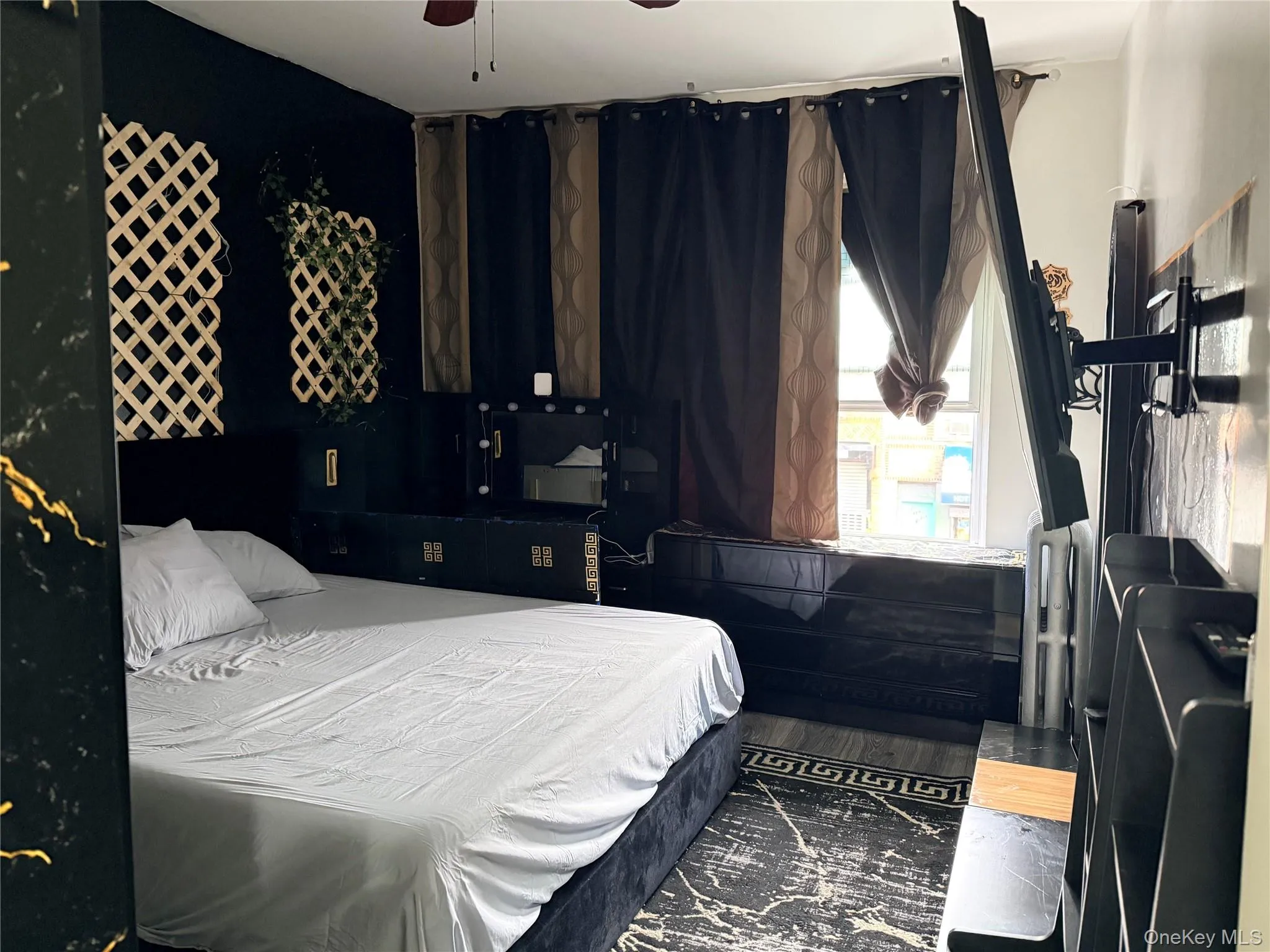 Bedroom with ceiling fan Bedroom with ceiling fan