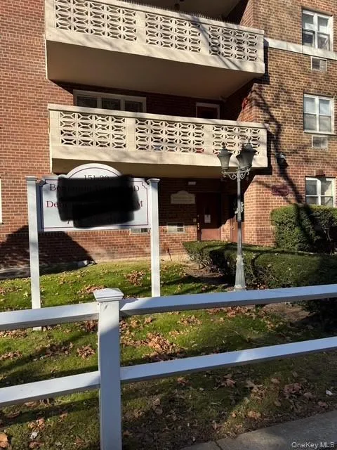View of apartment building / complex View of apartment building / complex