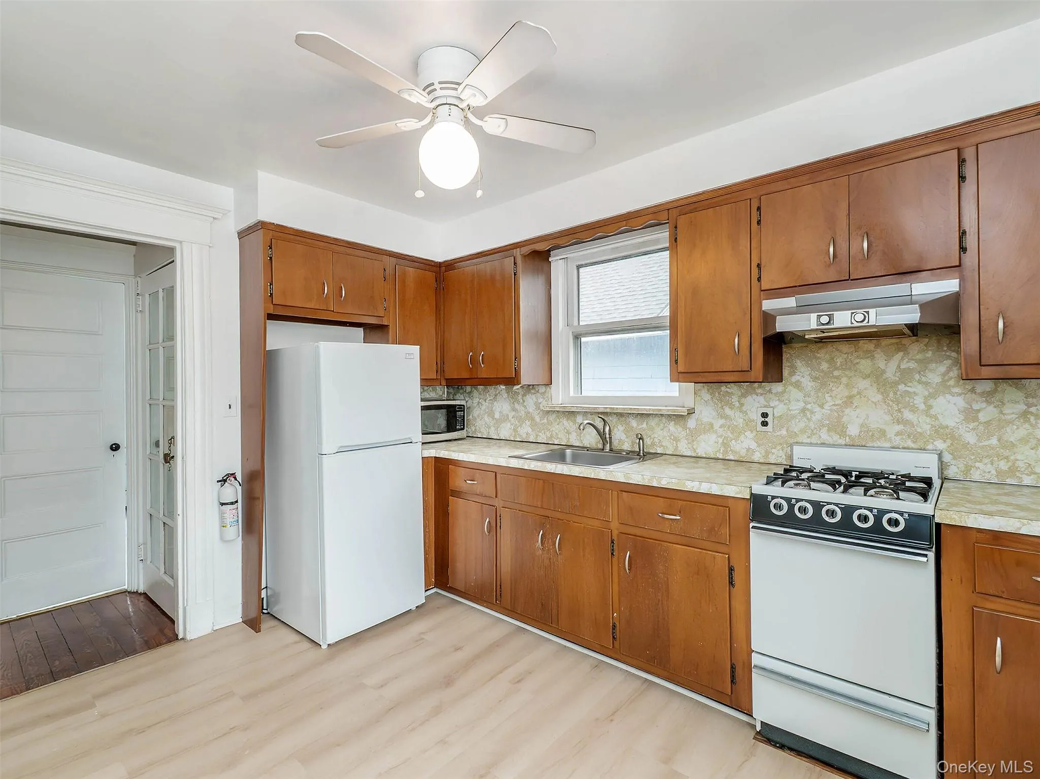 177 Franklin Avenue, Oyster Bay, NY, 1 Bedroom Bedrooms, 3 Rooms Rooms,1 BathroomBathrooms,Residential Lease,For Rent,Franklin,0,945830 177 Franklin Avenue, Oyster Bay, NY, 1 Bedroom Bedrooms, 3 Rooms Rooms,1 BathroomBathrooms,Residential Lease,For Rent,Franklin,0,945830