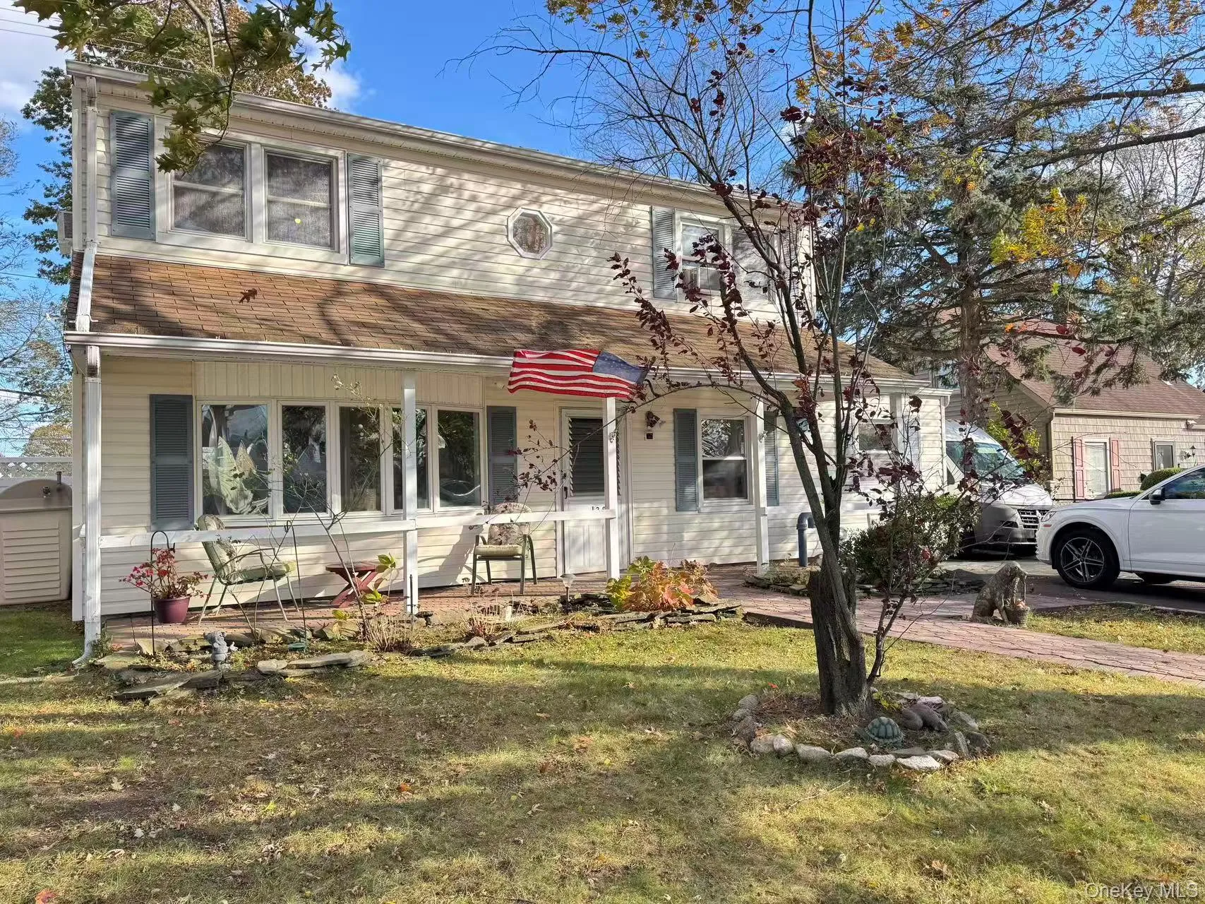 View of front of property with a front yard View of front of property with a front yard