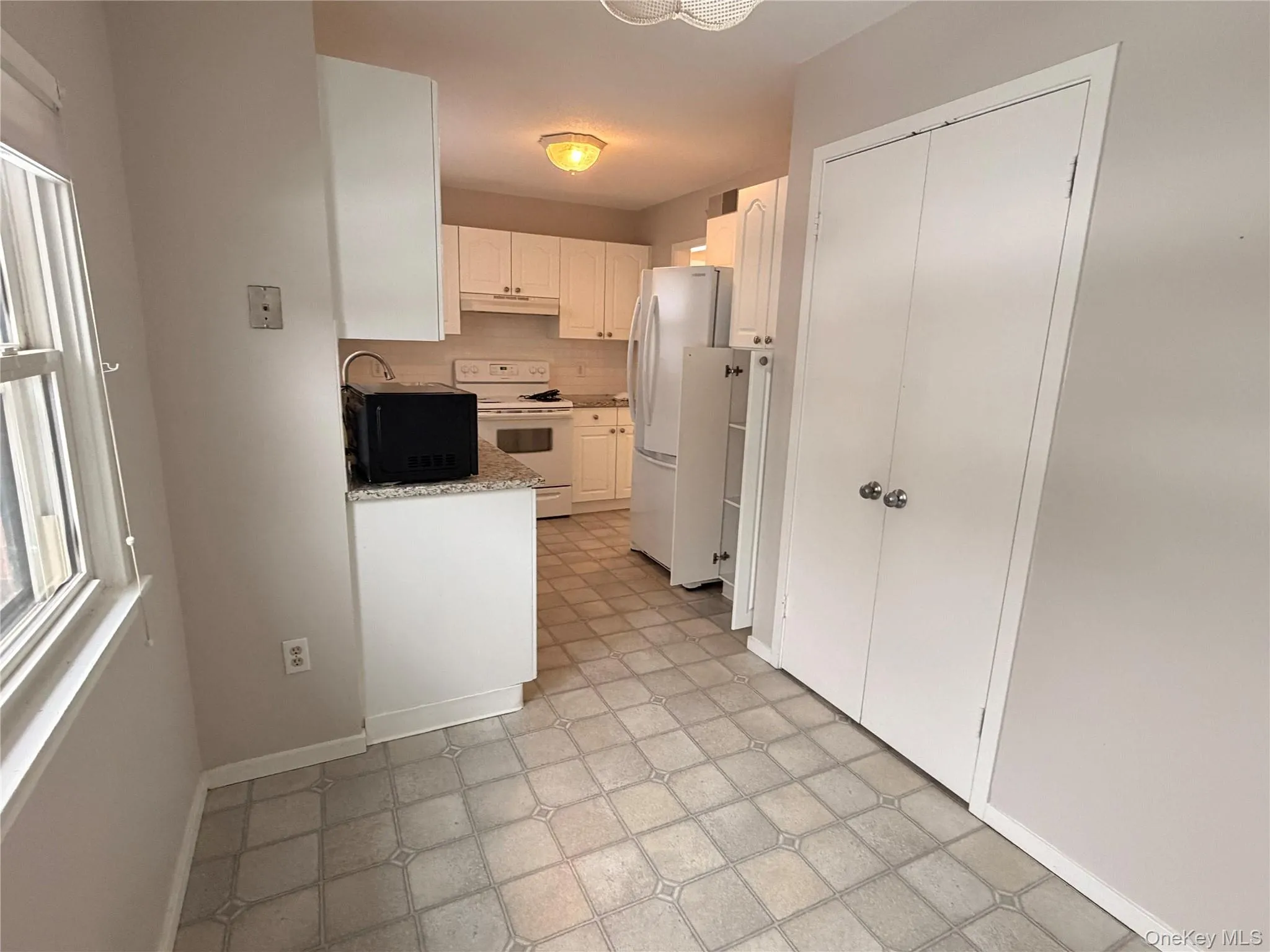 179 Heritage Hills, Somers, NY, 1 Bedroom Bedrooms, 3 Rooms Rooms,1 BathroomBathrooms,Residential Lease,For Rent,Heritage,0,945924 179 Heritage Hills, Somers, NY, 1 Bedroom Bedrooms, 3 Rooms Rooms,1 BathroomBathrooms,Residential Lease,For Rent,Heritage,0,945924