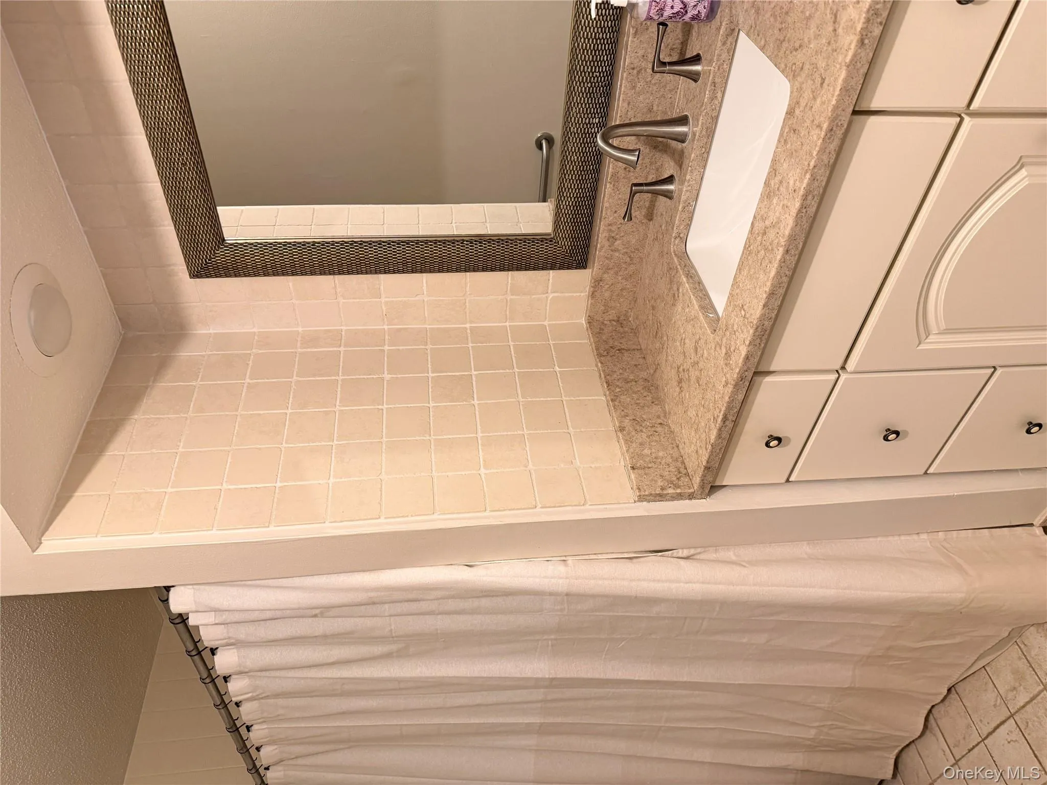 179 Heritage Hills, Somers, NY, 1 Bedroom Bedrooms, 3 Rooms Rooms,1 BathroomBathrooms,Residential Lease,For Rent,Heritage,0,945924 179 Heritage Hills, Somers, NY, 1 Bedroom Bedrooms, 3 Rooms Rooms,1 BathroomBathrooms,Residential Lease,For Rent,Heritage,0,945924