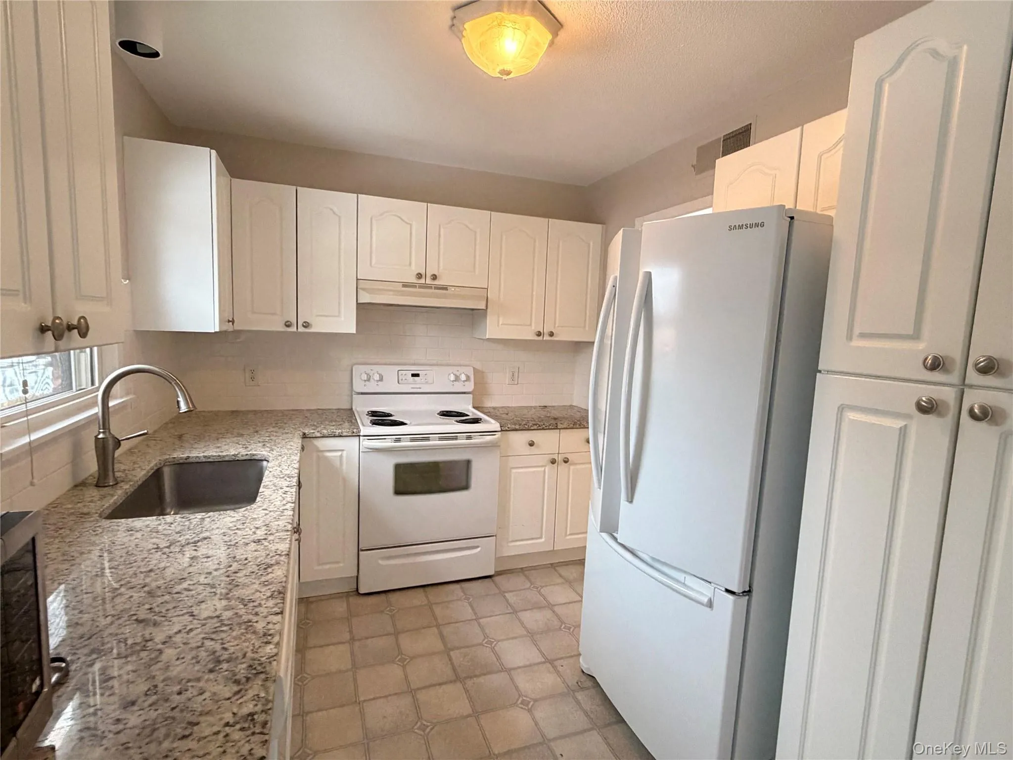 179 Heritage Hills, Somers, NY, 1 Bedroom Bedrooms, 3 Rooms Rooms,1 BathroomBathrooms,Residential Lease,For Rent,Heritage,0,945924 179 Heritage Hills, Somers, NY, 1 Bedroom Bedrooms, 3 Rooms Rooms,1 BathroomBathrooms,Residential Lease,For Rent,Heritage,0,945924