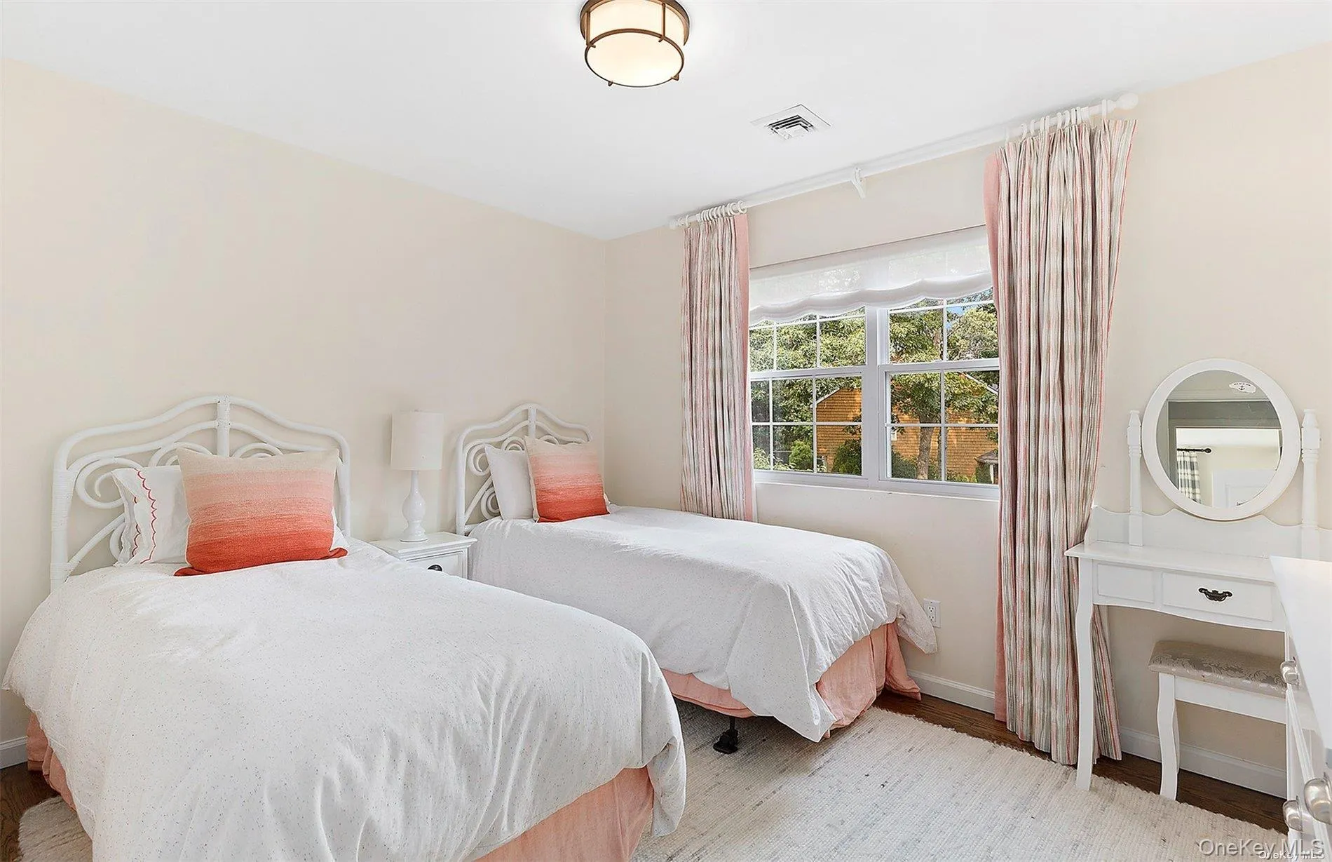 Guest Bedroom Guest Bedroom