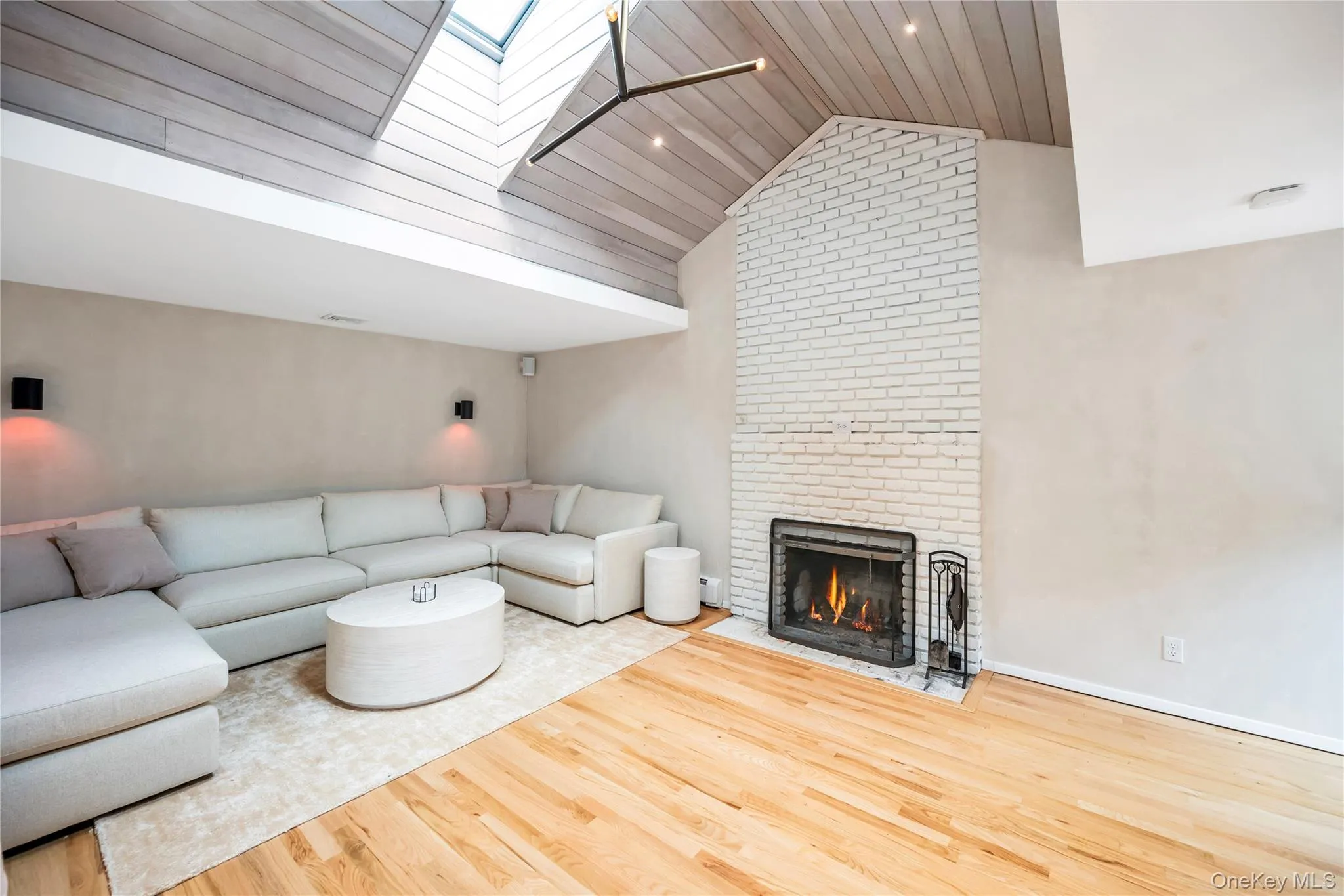 8 Lovell Road, Southampton, NY, 3 Bedrooms Bedrooms, 6 Rooms Rooms,2 BathroomsBathrooms,Residential Lease,Idx,Lovell,0,946012 8 Lovell Road, Southampton, NY, 3 Bedrooms Bedrooms, 6 Rooms Rooms,2 BathroomsBathrooms,Residential Lease,Idx,Lovell,0,946012