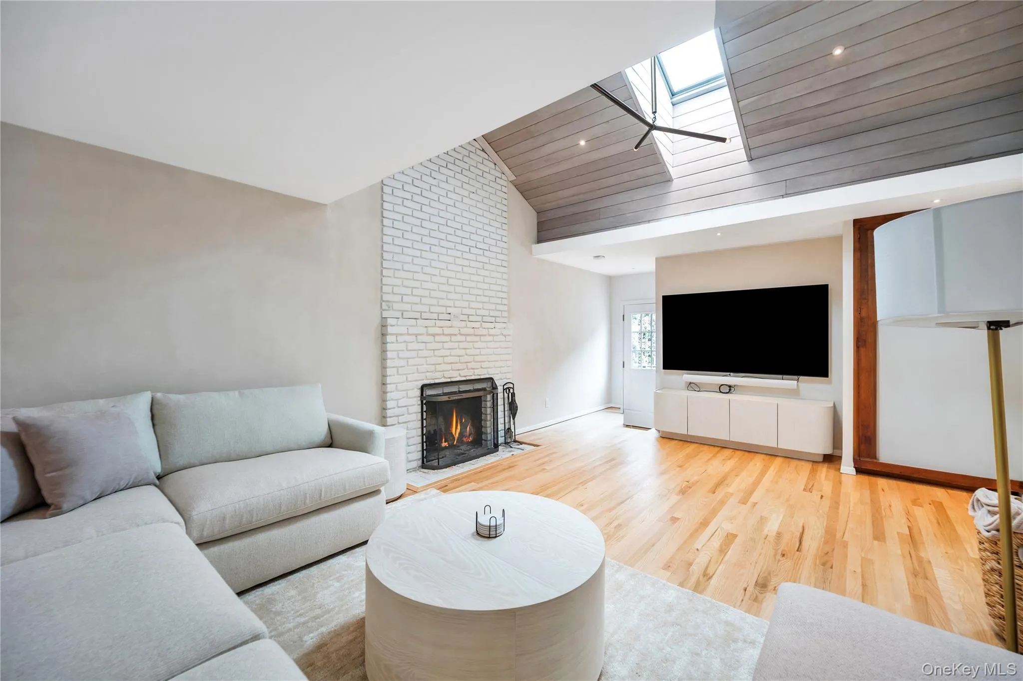 8 Lovell Road, Southampton, NY, 3 Bedrooms Bedrooms, 6 Rooms Rooms,2 BathroomsBathrooms,Residential Lease,Idx,Lovell,0,946012 8 Lovell Road, Southampton, NY, 3 Bedrooms Bedrooms, 6 Rooms Rooms,2 BathroomsBathrooms,Residential Lease,Idx,Lovell,0,946012