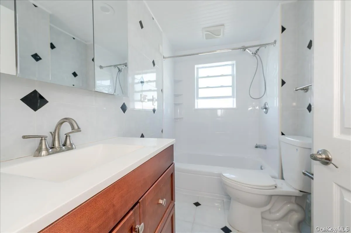 311 Market Street, Long Beach, NY, 2 Bedrooms Bedrooms, 5 Rooms Rooms,1 BathroomBathrooms,Residential Lease,Idx,Market,0,946028 311 Market Street, Long Beach, NY, 2 Bedrooms Bedrooms, 5 Rooms Rooms,1 BathroomBathrooms,Residential Lease,Idx,Market,0,946028