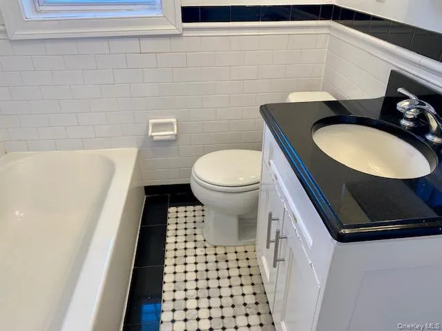 1240 Broadway, Hempstead, NY, 1 Bedroom Bedrooms, 4 Rooms Rooms,1 BathroomBathrooms,Residential Lease,For Rent,Broadway,0,946235 1240 Broadway, Hempstead, NY, 1 Bedroom Bedrooms, 4 Rooms Rooms,1 BathroomBathrooms,Residential Lease,For Rent,Broadway,0,946235
