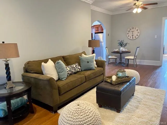 1240 Broadway, Hempstead, NY, 1 Bedroom Bedrooms, 4 Rooms Rooms,1 BathroomBathrooms,Residential Lease,For Rent,Broadway,0,946235 1240 Broadway, Hempstead, NY, 1 Bedroom Bedrooms, 4 Rooms Rooms,1 BathroomBathrooms,Residential Lease,For Rent,Broadway,0,946235