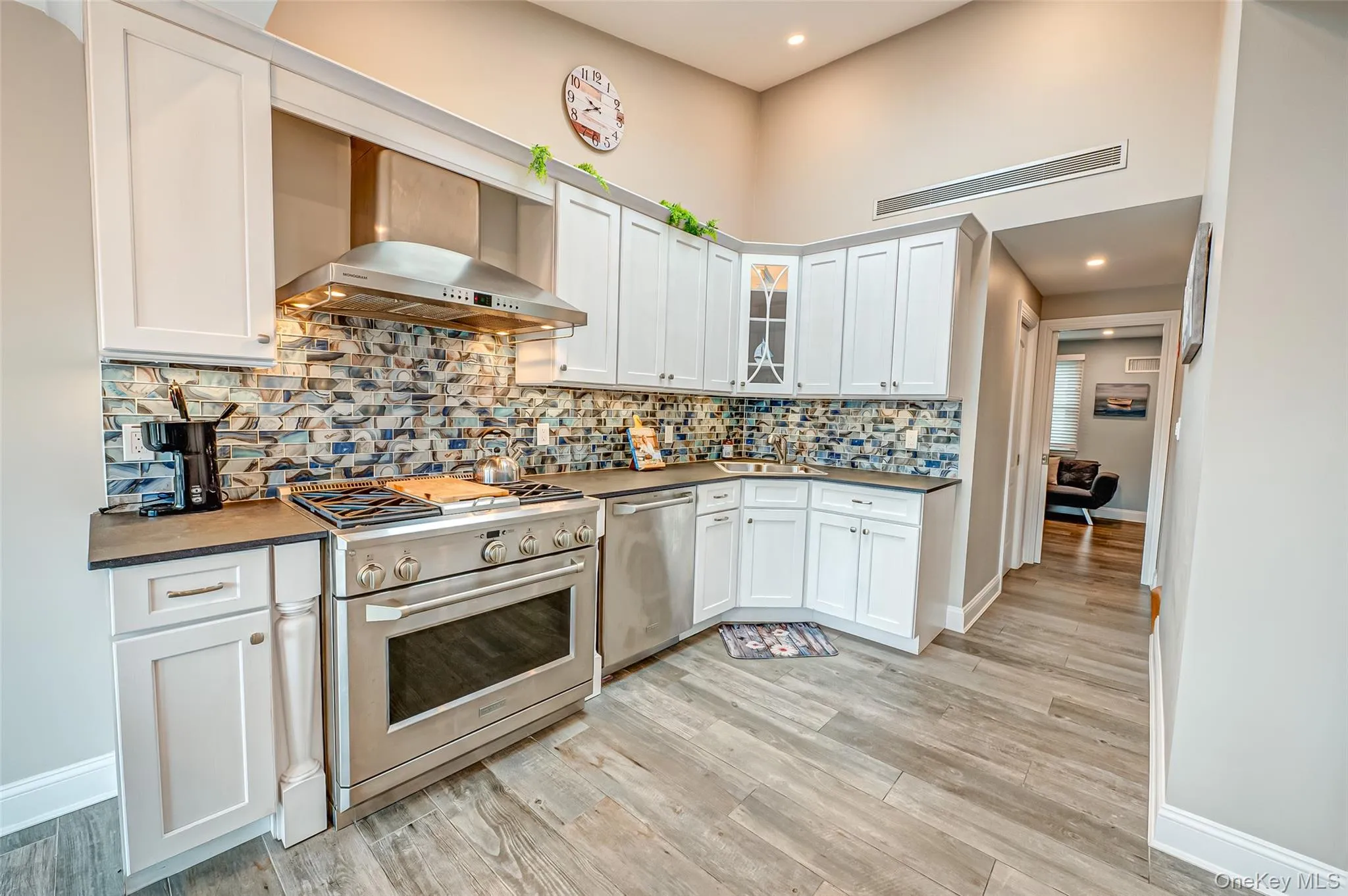 71 Bay Drive, Babylon, NY, 2 Bedrooms Bedrooms, 5 Rooms Rooms,2 BathroomsBathrooms,Residential Lease,Idx,Bay,0,946333 71 Bay Drive, Babylon, NY, 2 Bedrooms Bedrooms, 5 Rooms Rooms,2 BathroomsBathrooms,Residential Lease,Idx,Bay,0,946333