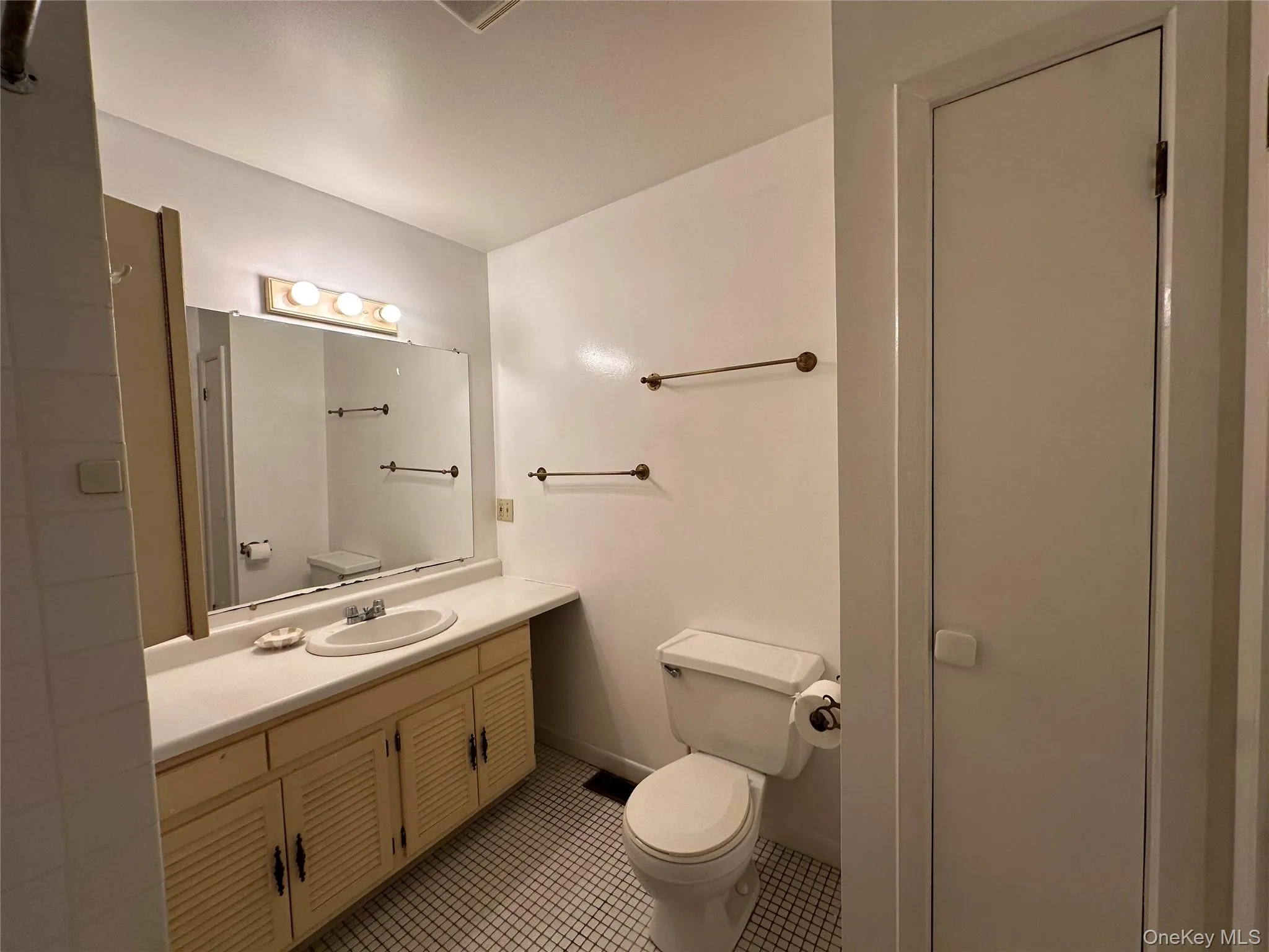 165 Ulster Avenue, Saugerties, NY, 1 Bedroom Bedrooms, 3 Rooms Rooms,1 BathroomBathrooms,Residential Lease,Idx,Ulster,0,946393 165 Ulster Avenue, Saugerties, NY, 1 Bedroom Bedrooms, 3 Rooms Rooms,1 BathroomBathrooms,Residential Lease,Idx,Ulster,0,946393