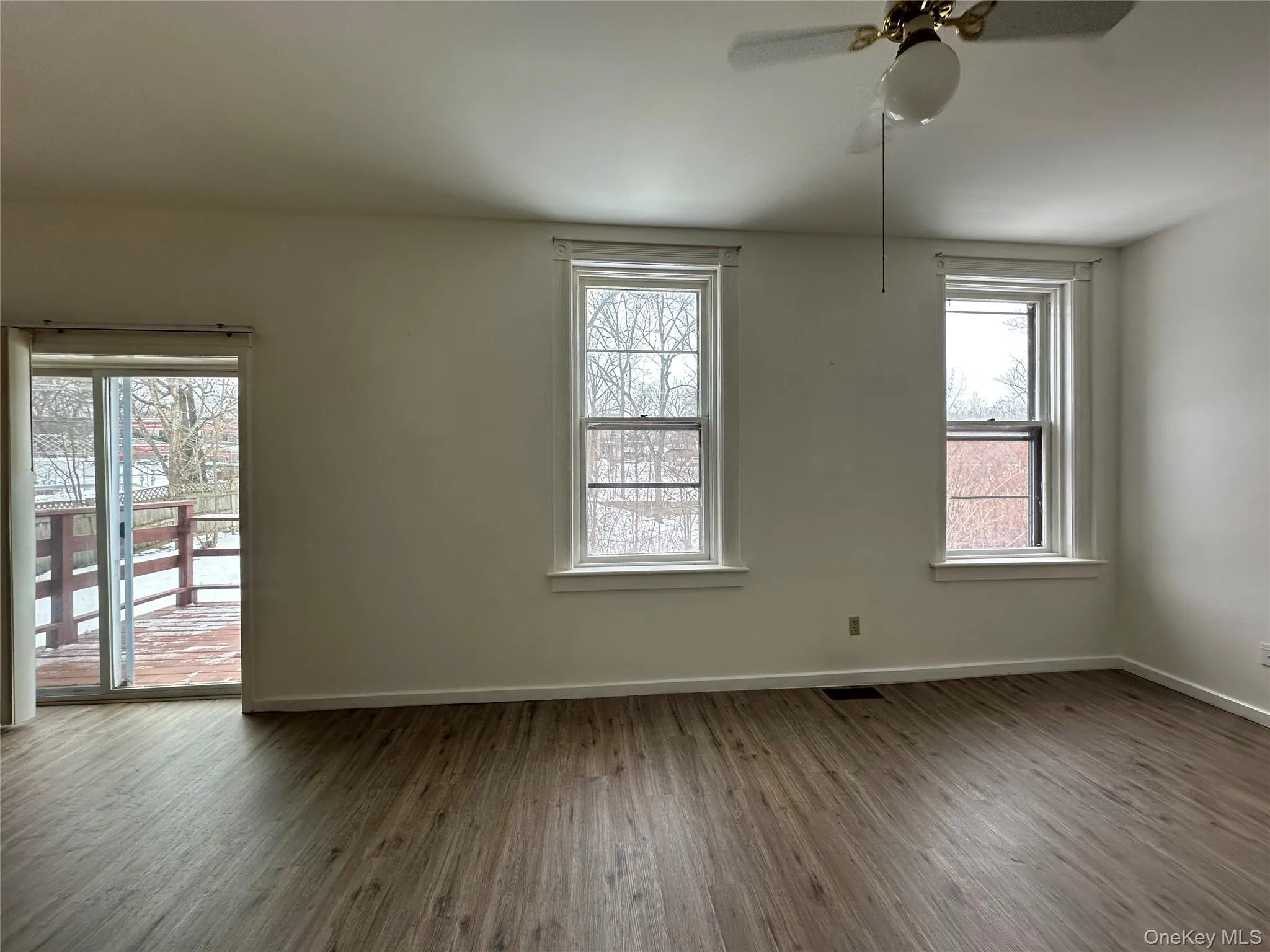 165 Ulster Avenue, Saugerties, NY, 1 Bedroom Bedrooms, 3 Rooms Rooms,1 BathroomBathrooms,Residential Lease,Idx,Ulster,0,946393 165 Ulster Avenue, Saugerties, NY, 1 Bedroom Bedrooms, 3 Rooms Rooms,1 BathroomBathrooms,Residential Lease,Idx,Ulster,0,946393