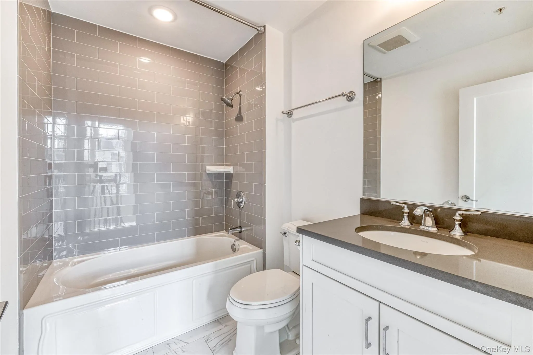 121 Marina Pointe Drive, Hempstead, NY, 2 Bedrooms Bedrooms, 7 Rooms Rooms,2 BathroomsBathrooms,Residential,For Rent,Marina Pointe,0,946618 121 Marina Pointe Drive, Hempstead, NY, 2 Bedrooms Bedrooms, 7 Rooms Rooms,2 BathroomsBathrooms,Residential,For Rent,Marina Pointe,0,946618