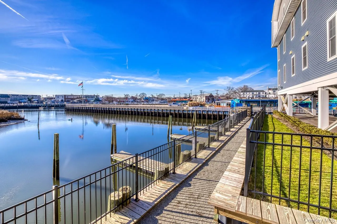 121 Marina Pointe Drive, Hempstead, NY, 2 Bedrooms Bedrooms, 7 Rooms Rooms,2 BathroomsBathrooms,Residential,For Rent,Marina Pointe,0,946618 121 Marina Pointe Drive, Hempstead, NY, 2 Bedrooms Bedrooms, 7 Rooms Rooms,2 BathroomsBathrooms,Residential,For Rent,Marina Pointe,0,946618