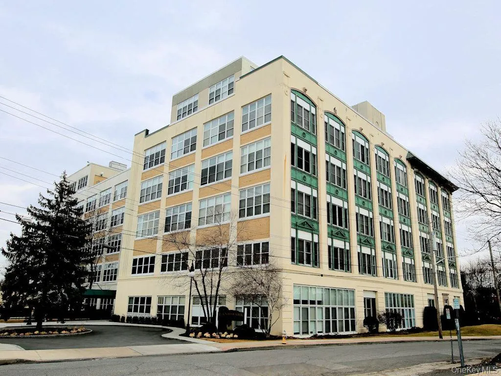 View of apartment building / complex View of apartment building / complex