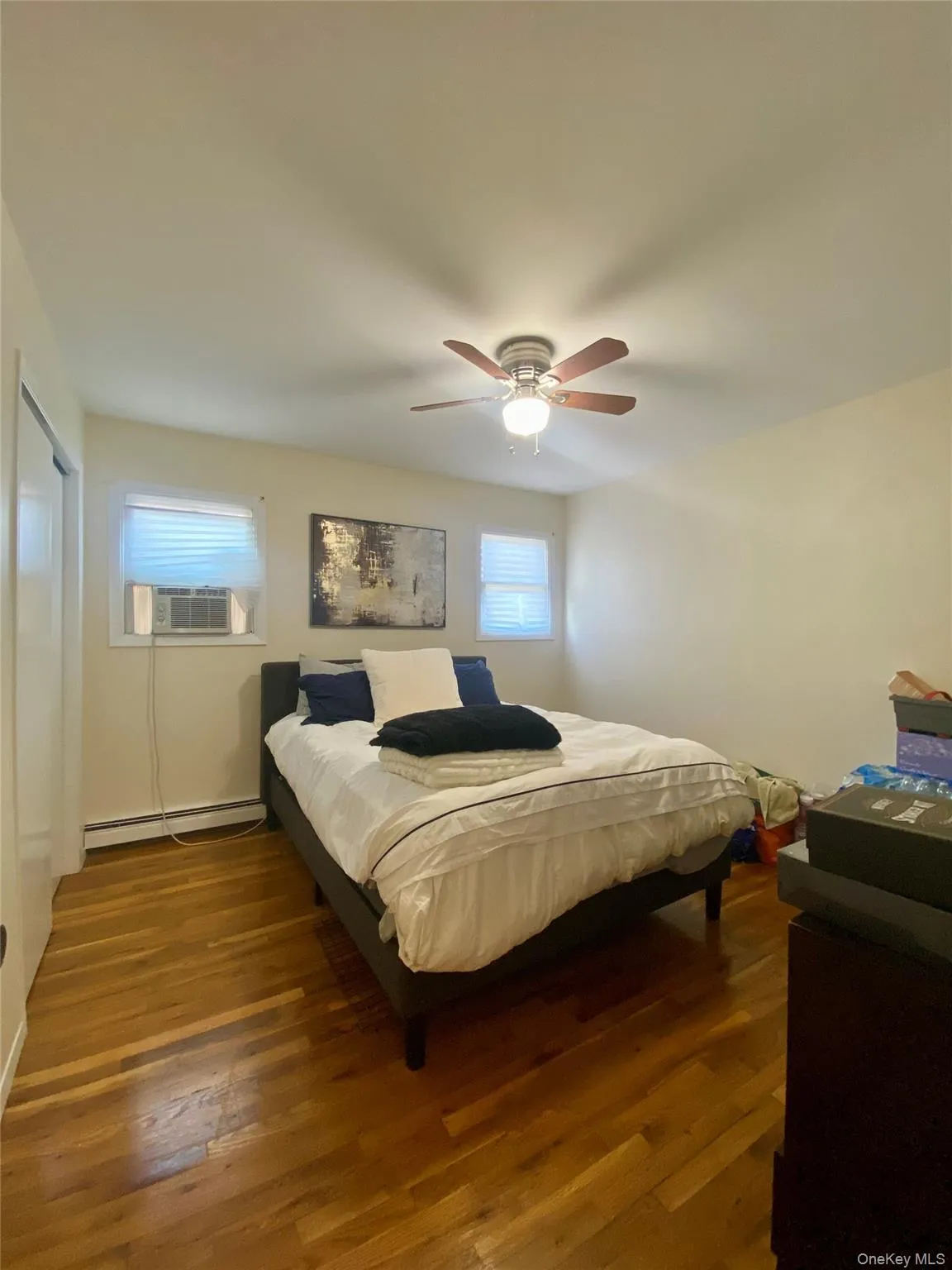 Large bedroom Large bedroom