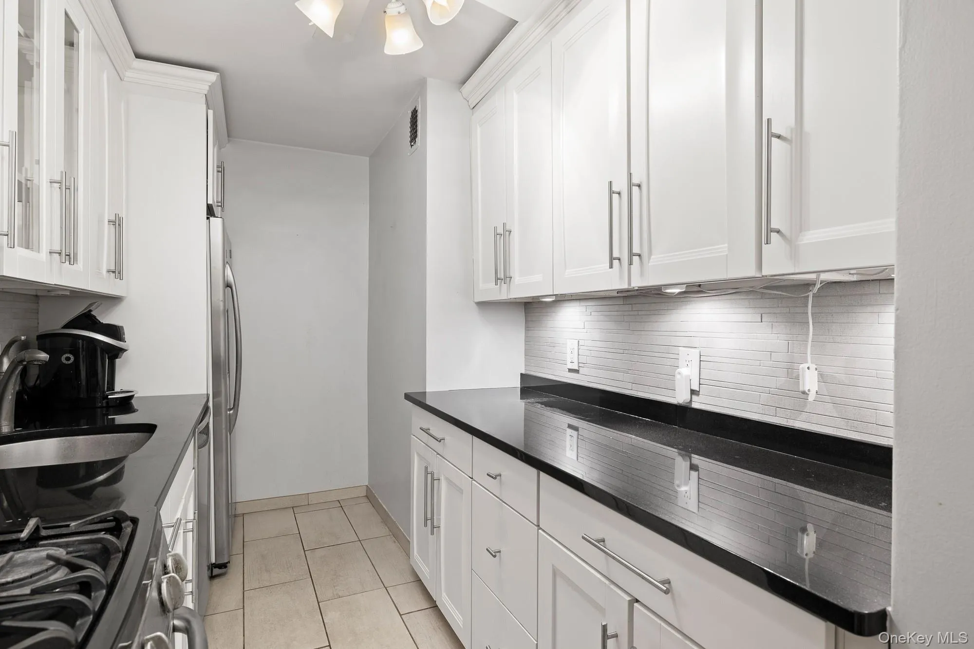 Tall cabinets that reach to the ceiling Tall cabinets that reach to the ceiling