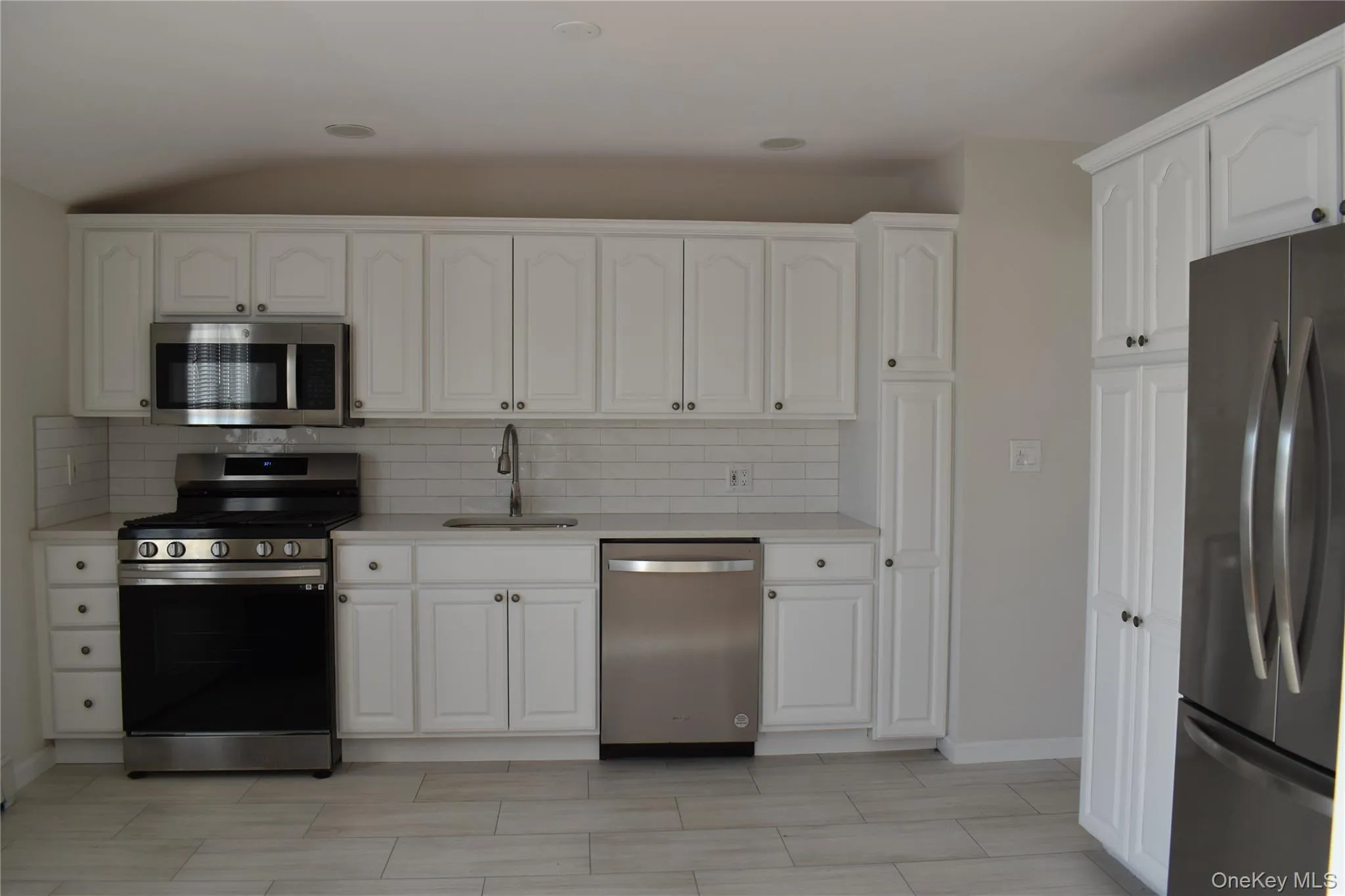6 Geiger Place, Babylon, NY, 3 Bedrooms Bedrooms, 6 Rooms Rooms,1 BathroomBathrooms,Residential Lease,Idx,Geiger,0,946739 6 Geiger Place, Babylon, NY, 3 Bedrooms Bedrooms, 6 Rooms Rooms,1 BathroomBathrooms,Residential Lease,Idx,Geiger,0,946739