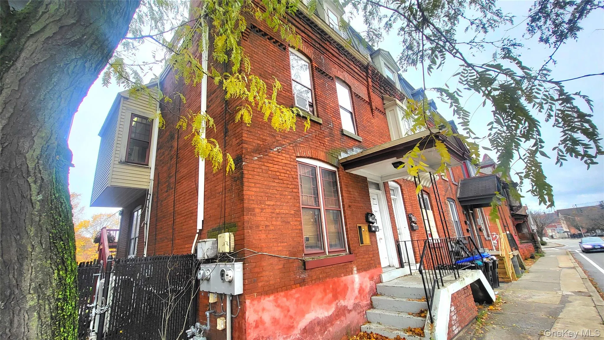 Front view of bldg Front view of bldg