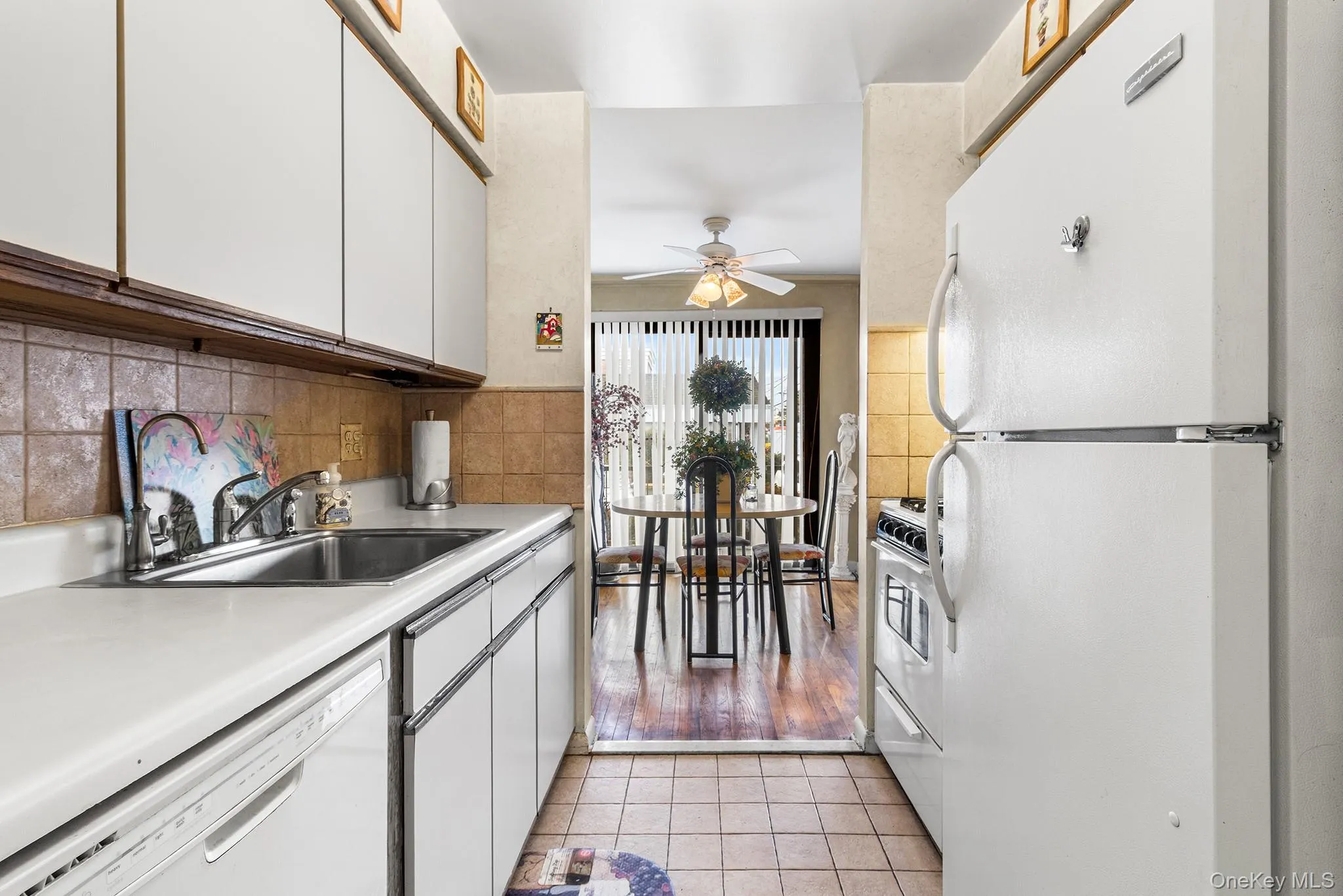 210 Fulton Street, Oyster Bay, NY, 1 Bedroom Bedrooms, 3 Rooms Rooms,1 BathroomBathrooms,Residential,For Rent,Fulton,0,946853 210 Fulton Street, Oyster Bay, NY, 1 Bedroom Bedrooms, 3 Rooms Rooms,1 BathroomBathrooms,Residential,For Rent,Fulton,0,946853