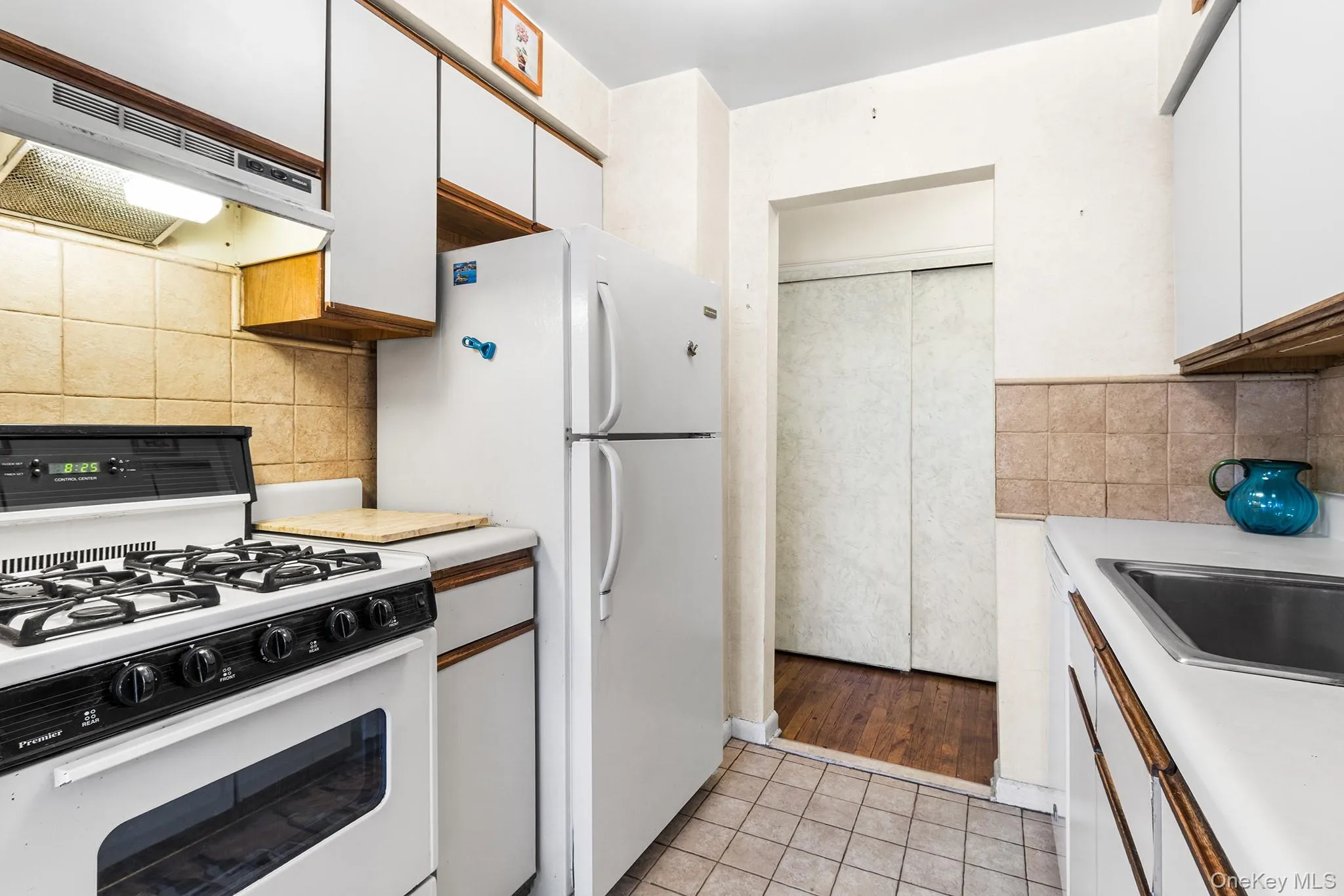 210 Fulton Street, Oyster Bay, NY, 1 Bedroom Bedrooms, 3 Rooms Rooms,1 BathroomBathrooms,Residential,For Rent,Fulton,0,946853 210 Fulton Street, Oyster Bay, NY, 1 Bedroom Bedrooms, 3 Rooms Rooms,1 BathroomBathrooms,Residential,For Rent,Fulton,0,946853