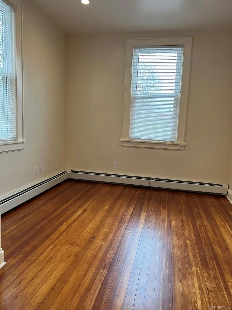 293 Sickles Avenue, New Rochelle, NY, 2 Bedrooms Bedrooms, 5 Rooms Rooms,1 BathroomBathrooms,Residential Lease,Idx,Sickles,0,946986 293 Sickles Avenue, New Rochelle, NY, 2 Bedrooms Bedrooms, 5 Rooms Rooms,1 BathroomBathrooms,Residential Lease,Idx,Sickles,0,946986