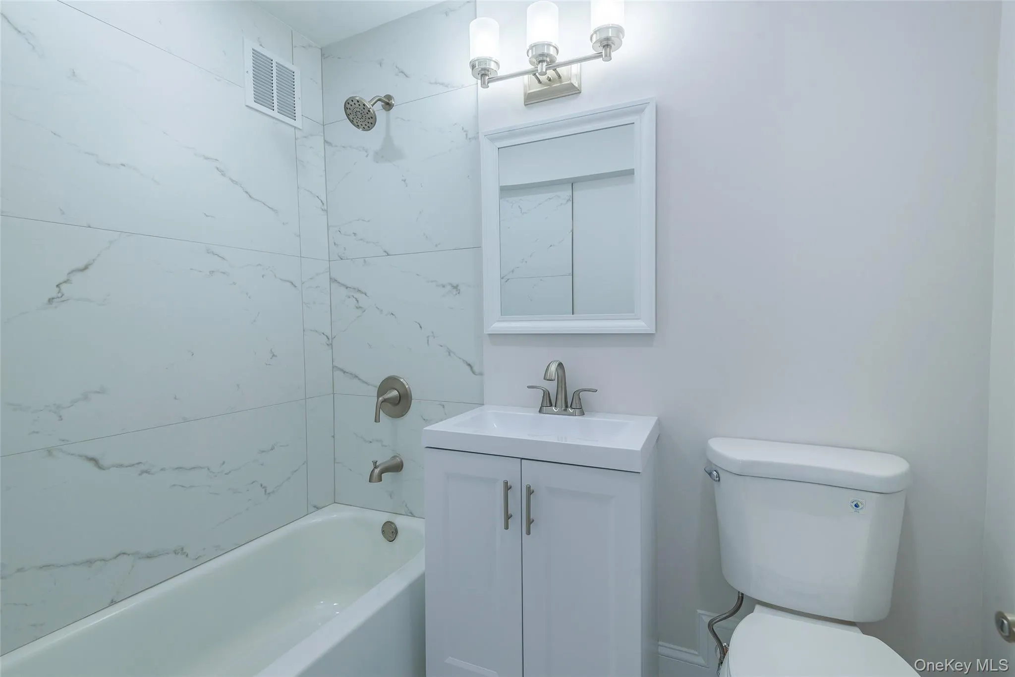 Full bath with vanity and washtub / shower combination Full bath with vanity and washtub / shower combination