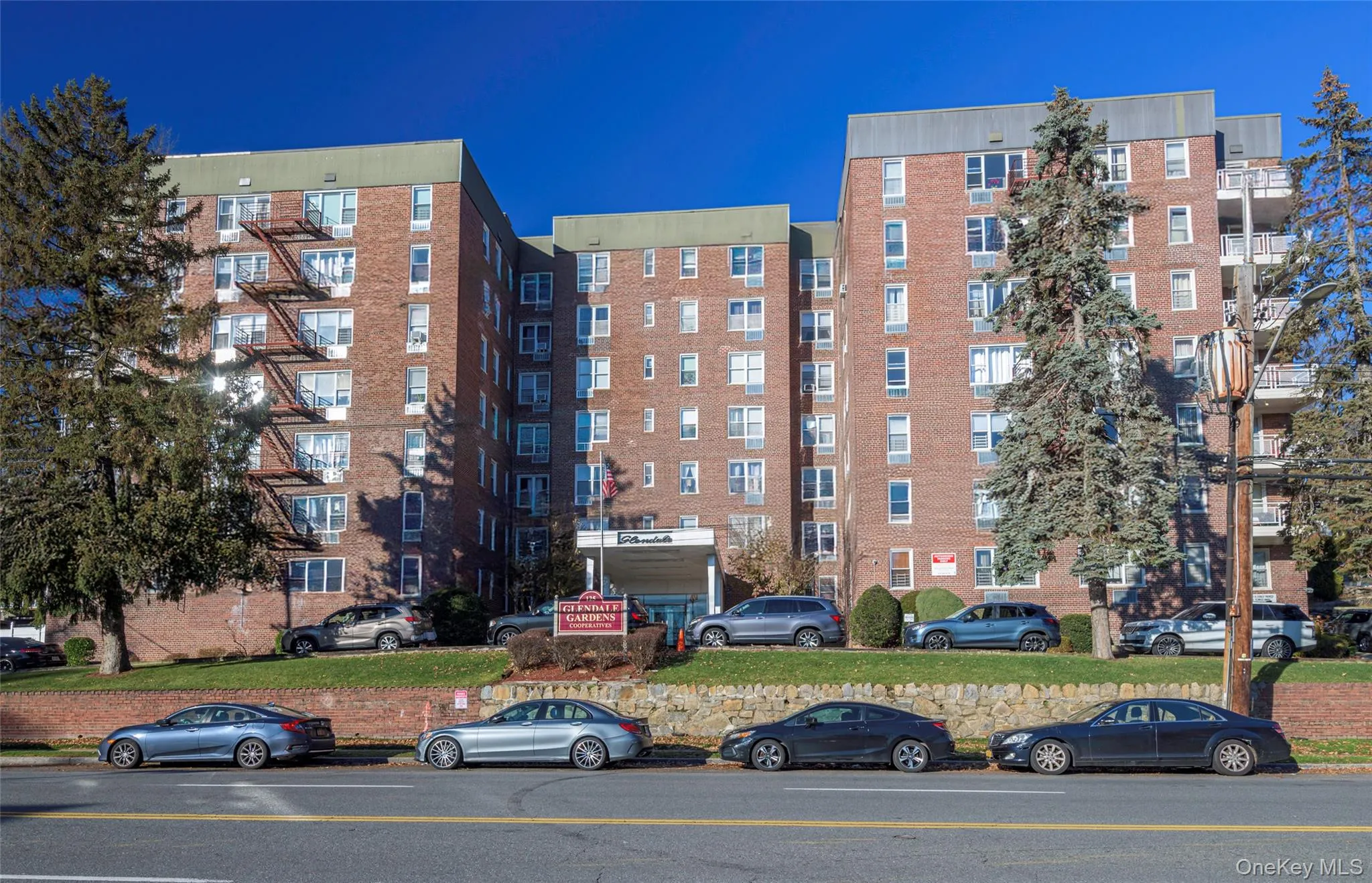 View of apartment building / complex View of apartment building / complex