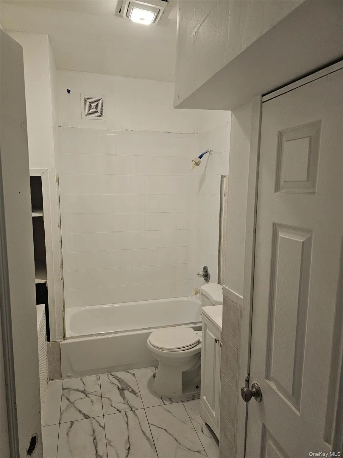 2426-2428 Grand Avenue, Hempstead, NY, 2 Bedrooms Bedrooms, 5 Rooms Rooms,1 BathroomBathrooms,Residential Lease,Idx,Grand,0,947095 2426-2428 Grand Avenue, Hempstead, NY, 2 Bedrooms Bedrooms, 5 Rooms Rooms,1 BathroomBathrooms,Residential Lease,Idx,Grand,0,947095