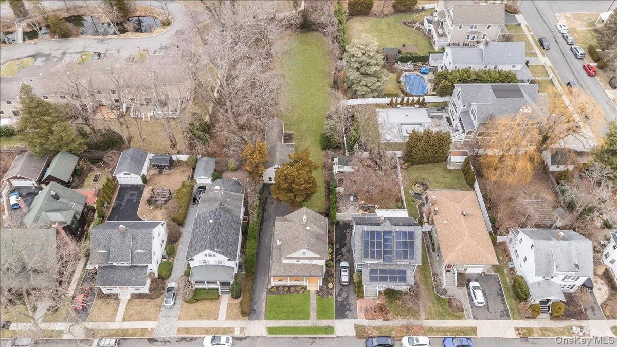 Aerial overview of property's location featuring nearby suburban area Aerial overview of property's location featuring nearby suburban area