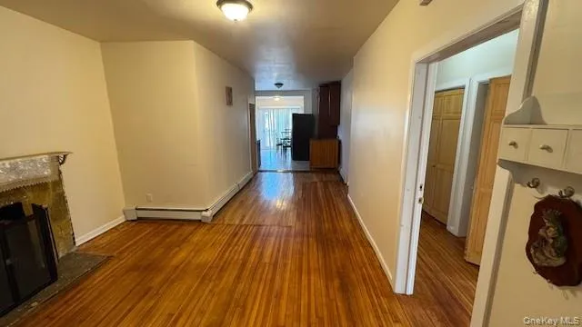 Living room looking toward Kitchen Living room looking toward Kitchen