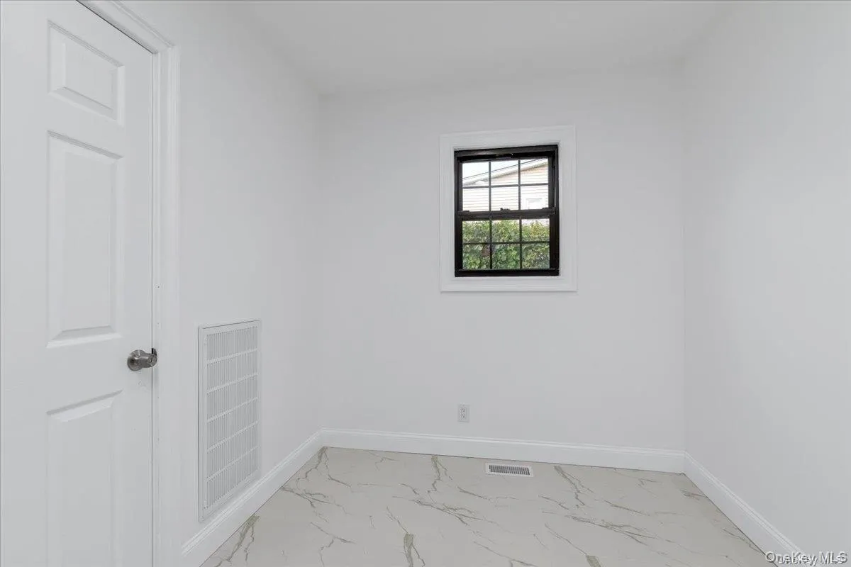 245 Garfield Avenue, North Hempstead, NY, 3 Bedrooms Bedrooms, 7 Rooms Rooms,2 BathroomsBathrooms,Residential Lease,Idx,Garfield,0,947381 245 Garfield Avenue, North Hempstead, NY, 3 Bedrooms Bedrooms, 7 Rooms Rooms,2 BathroomsBathrooms,Residential Lease,Idx,Garfield,0,947381