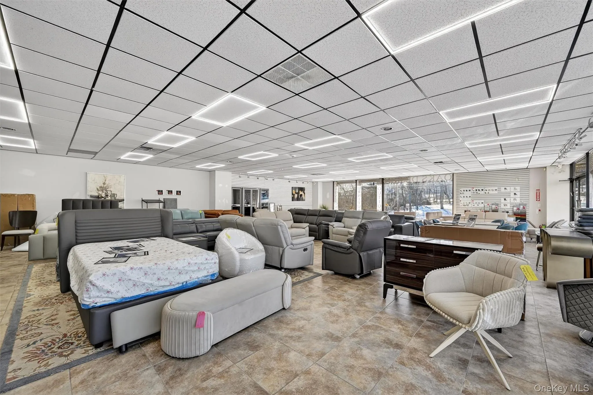 Miscellaneous room with a drop ceiling Miscellaneous room with a drop ceiling