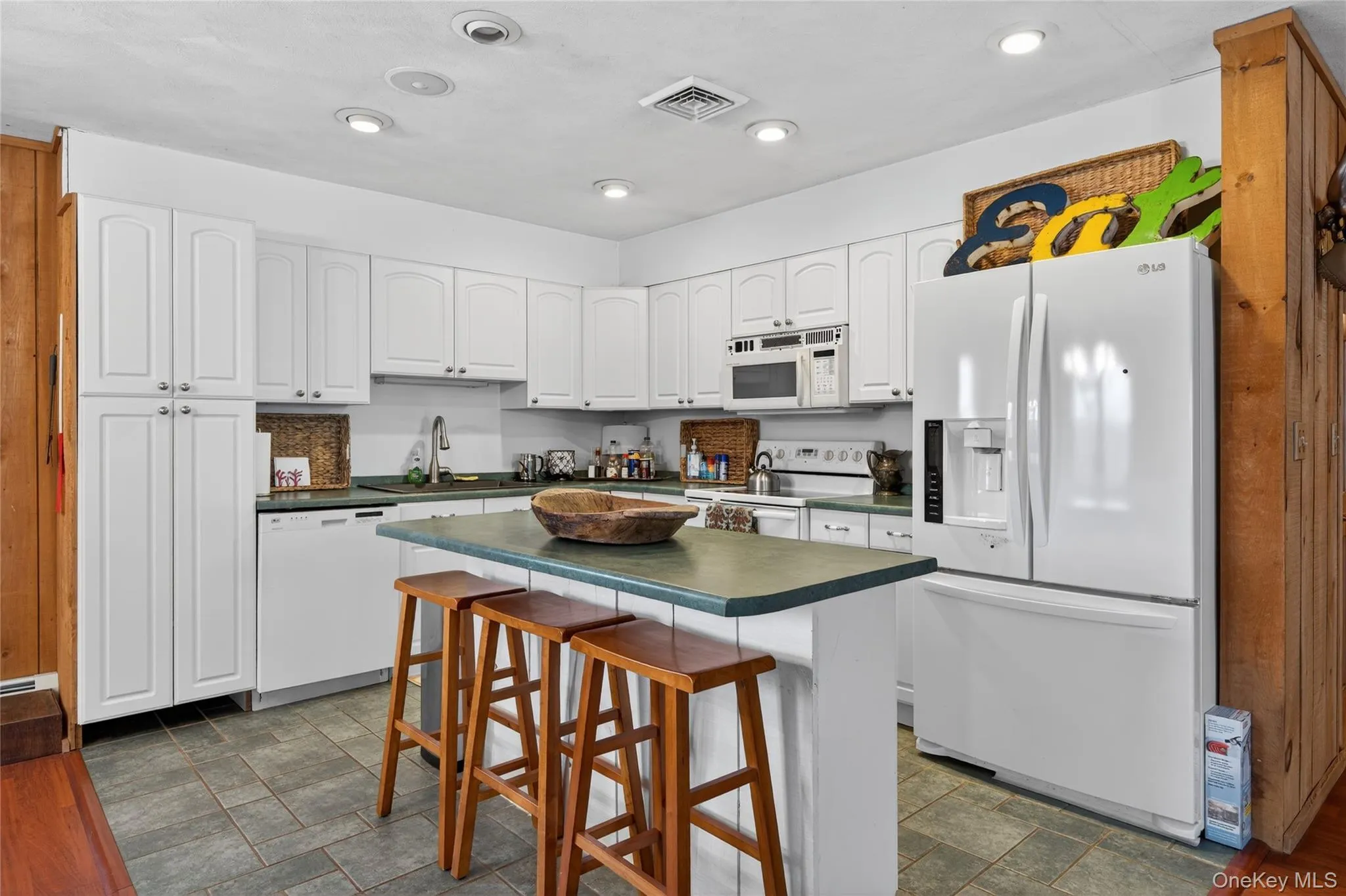 282 Shore Road, Bethel, NY, 7 Bedrooms Bedrooms, 11 Rooms Rooms,4 BathroomsBathrooms,Residential,For Rent,Shore,0,947392 282 Shore Road, Bethel, NY, 7 Bedrooms Bedrooms, 11 Rooms Rooms,4 BathroomsBathrooms,Residential,For Rent,Shore,0,947392