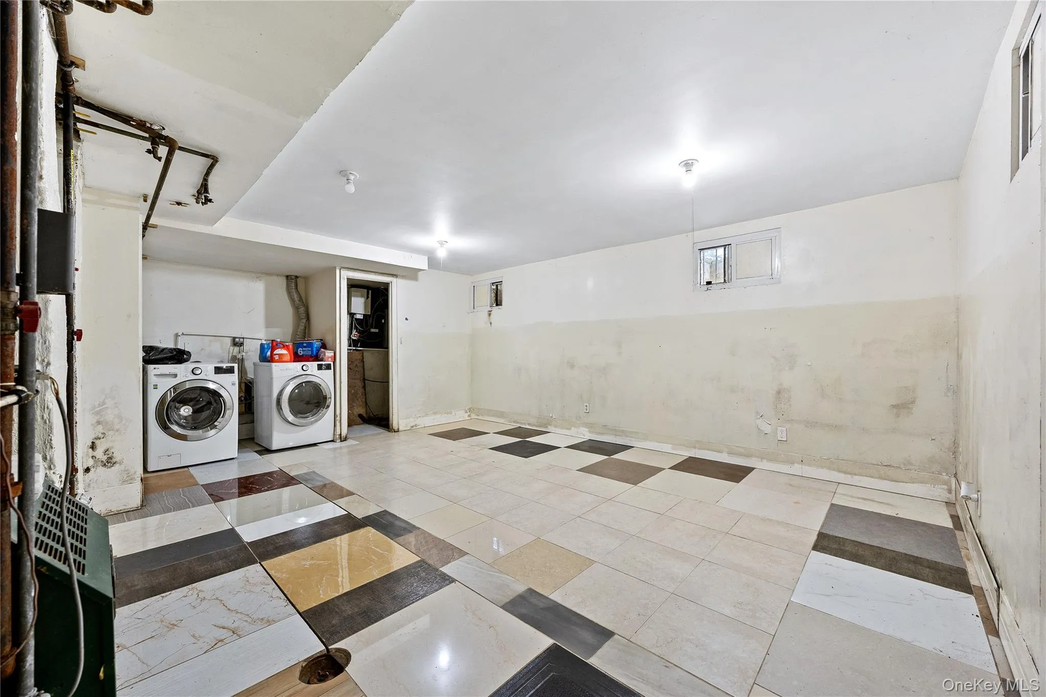 52-06 Bowne Street, New York, NY, 6 Bedrooms Bedrooms, 10 Rooms Rooms,4 BathroomsBathrooms,Residential,For Rent,Bowne,0,947445 52-06 Bowne Street, New York, NY, 6 Bedrooms Bedrooms, 10 Rooms Rooms,4 BathroomsBathrooms,Residential,For Rent,Bowne,0,947445