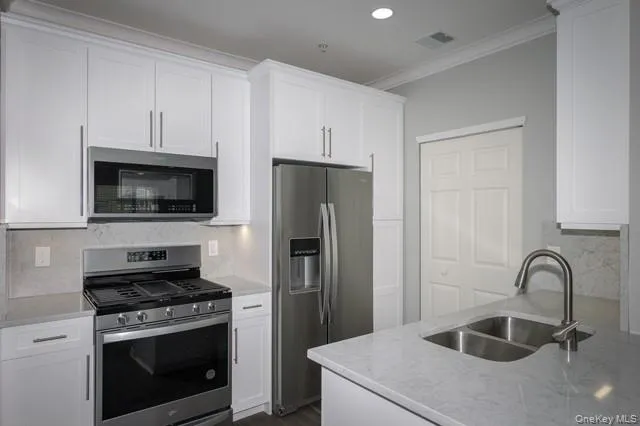 1 Charles Pond Drive, Brookhaven, NY, 1 Bedroom Bedrooms, 6 Rooms Rooms,1 BathroomBathrooms,Residential Lease,For Rent,Charles Pond,0,947480 1 Charles Pond Drive, Brookhaven, NY, 1 Bedroom Bedrooms, 6 Rooms Rooms,1 BathroomBathrooms,Residential Lease,For Rent,Charles Pond,0,947480