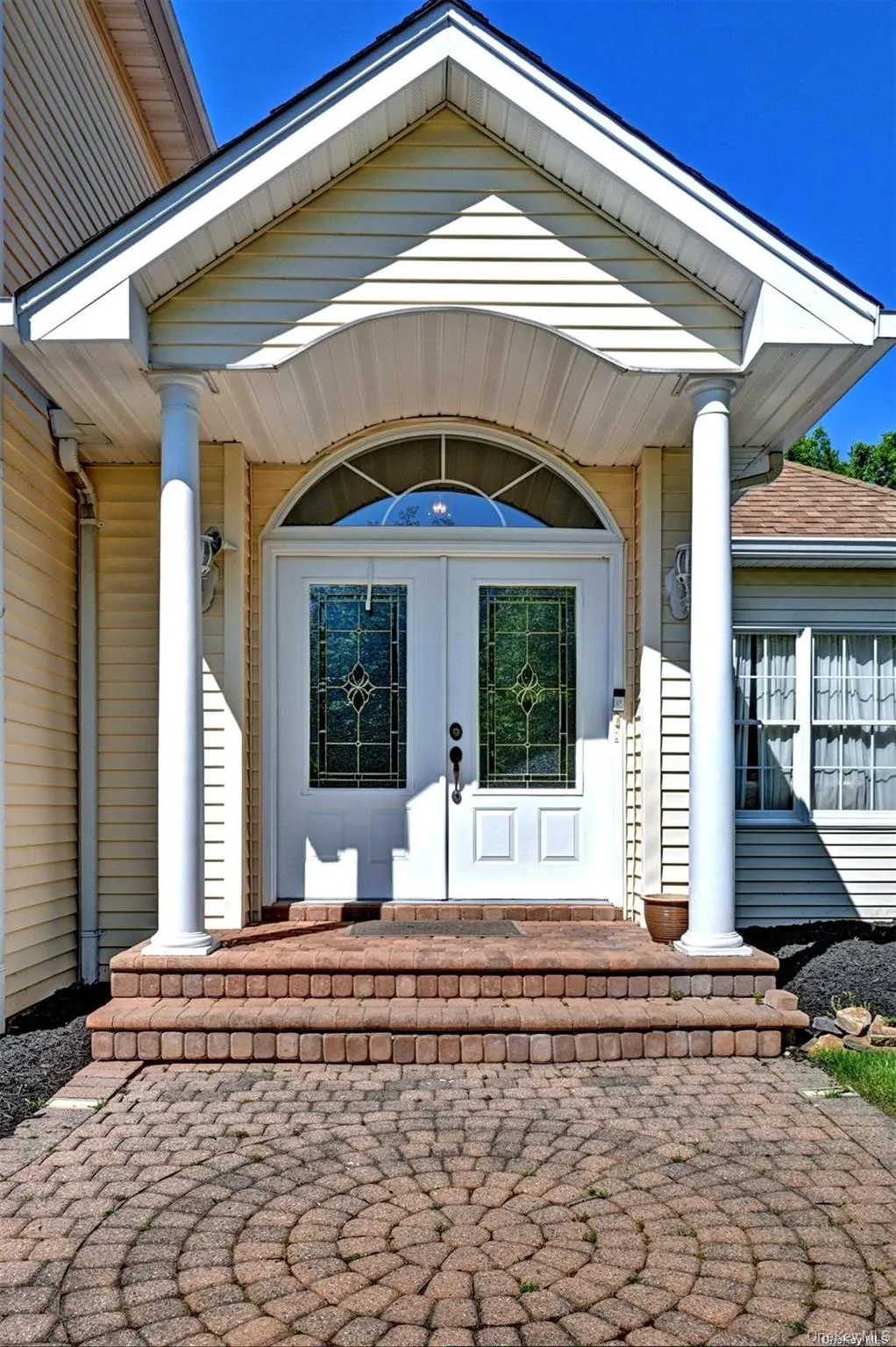 Private Entrance. Private Entrance.