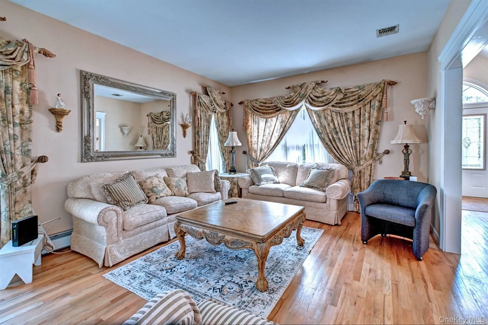 Large Sunlit Living Room Large Sunlit Living Room
