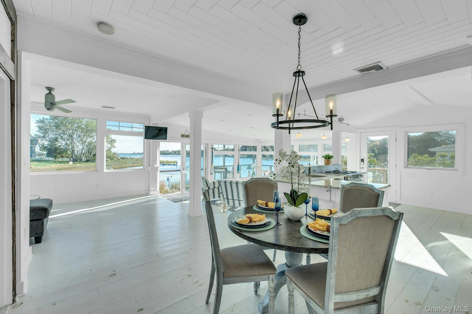 7 Springville Circle, Southampton, New York 11946