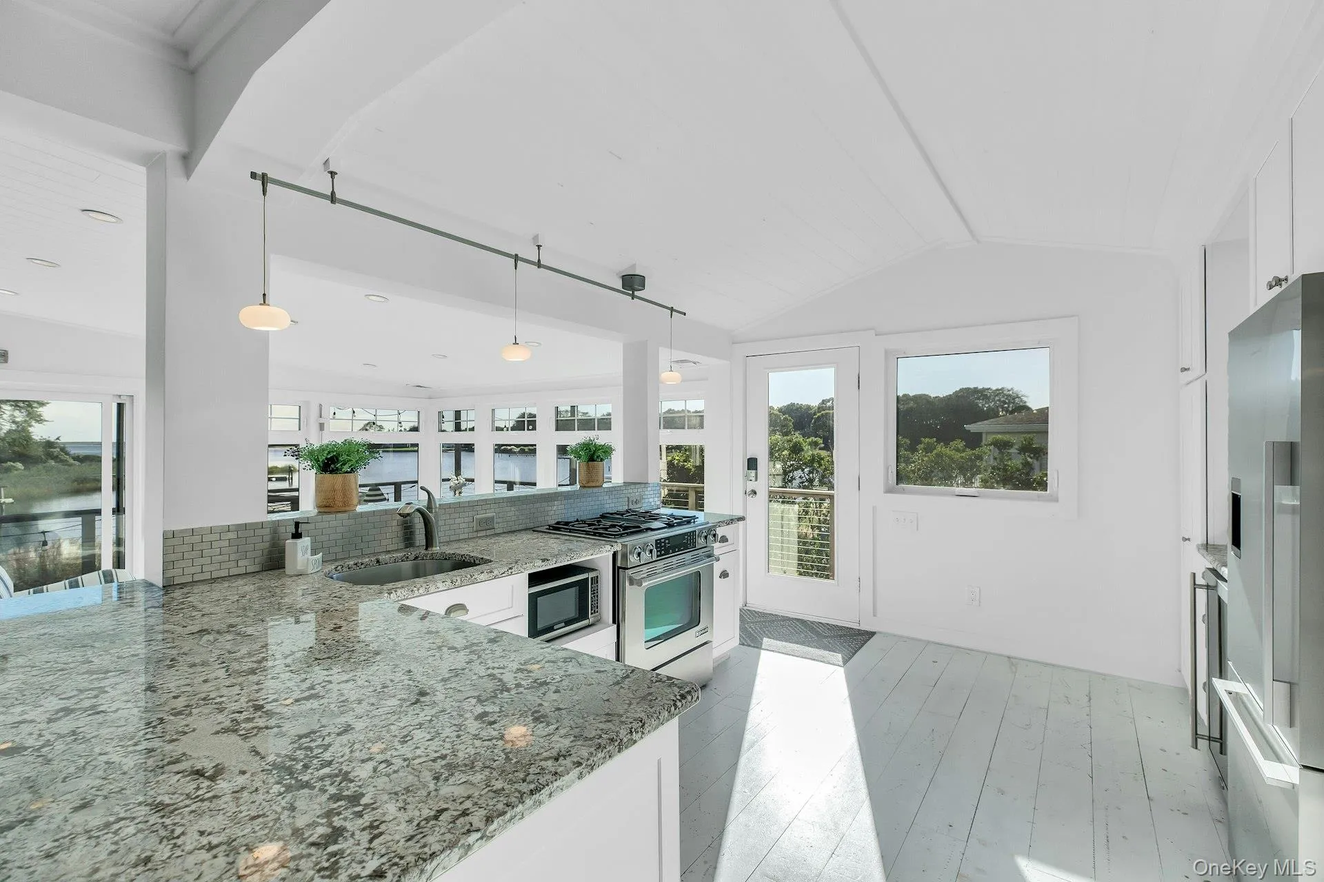 7 Springville Circle, Southampton, New York 11946