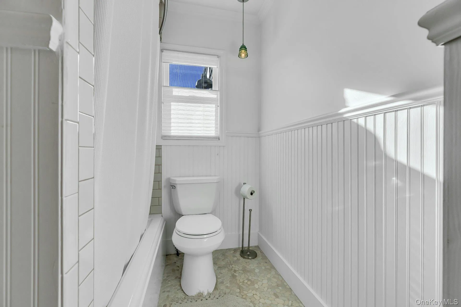 7 Springville Circle, Southampton, New York 11946