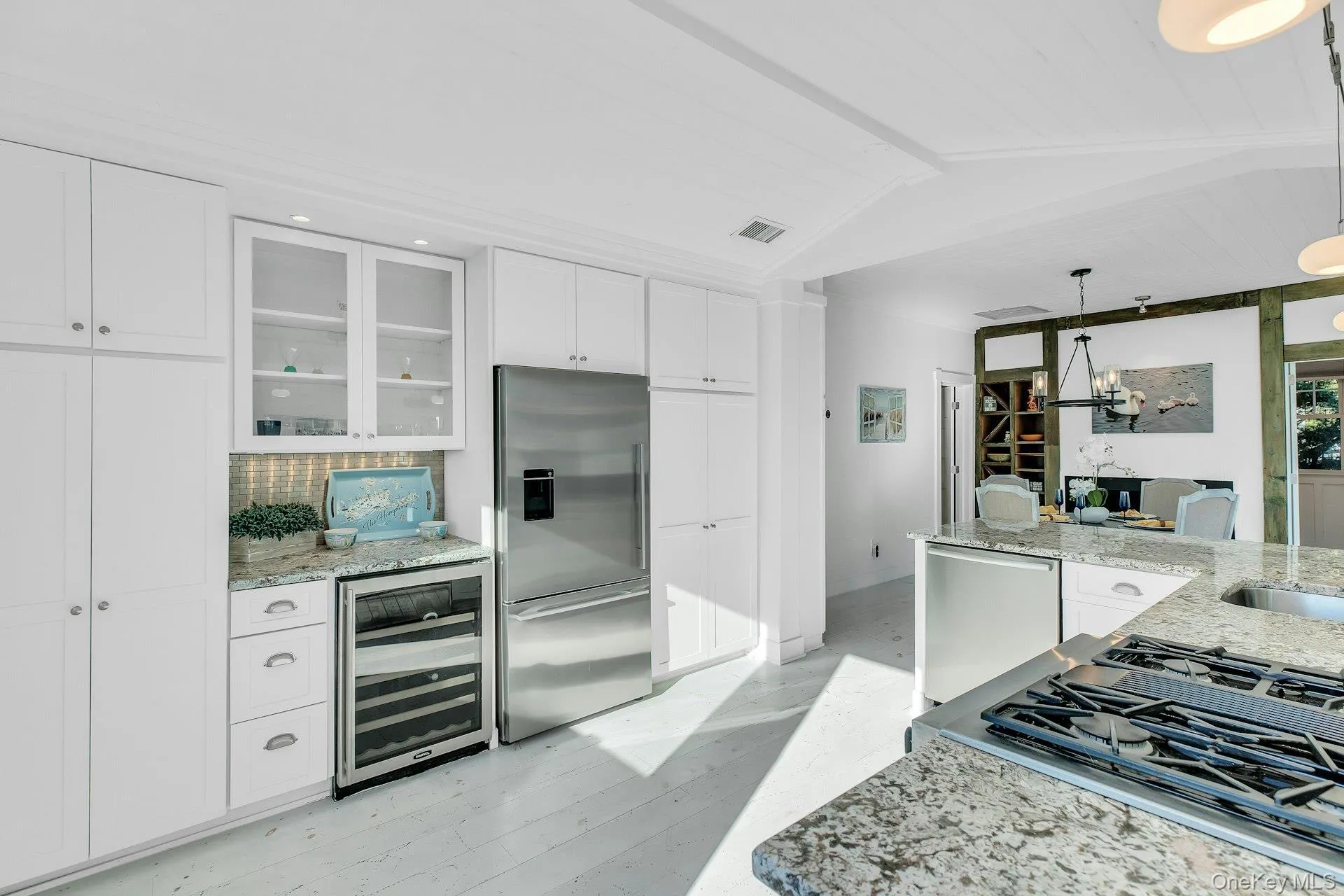 7 Springville Circle, Southampton, New York 11946