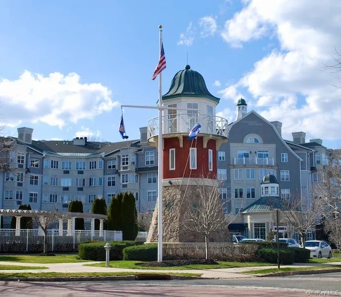 View of apartment building / complex View of apartment building / complex