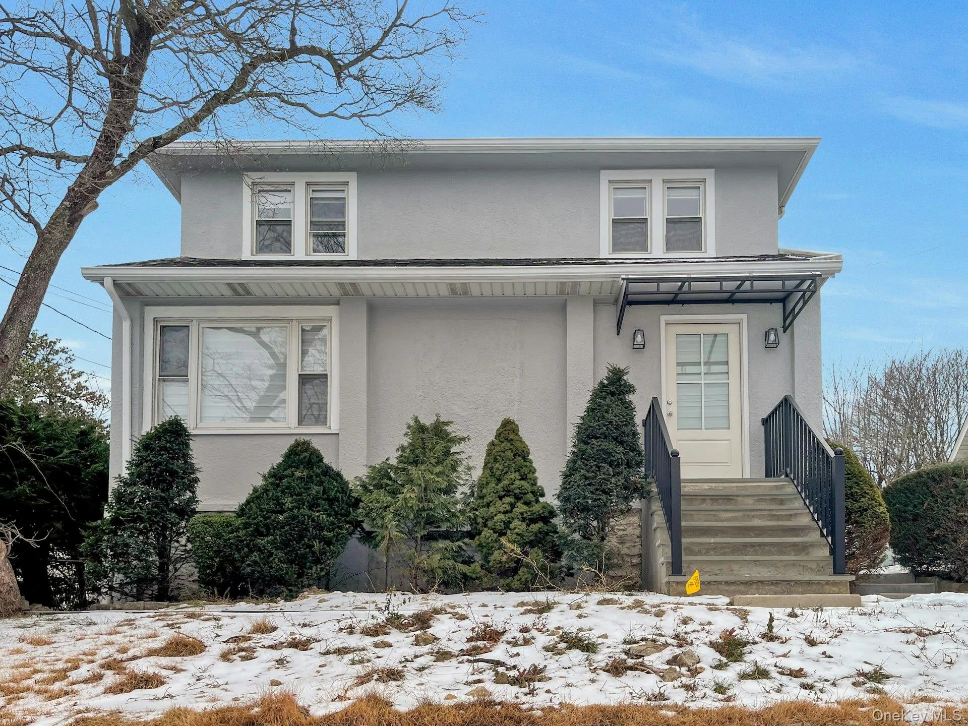 View of front facade with stucco siding View of front facade with stucco siding