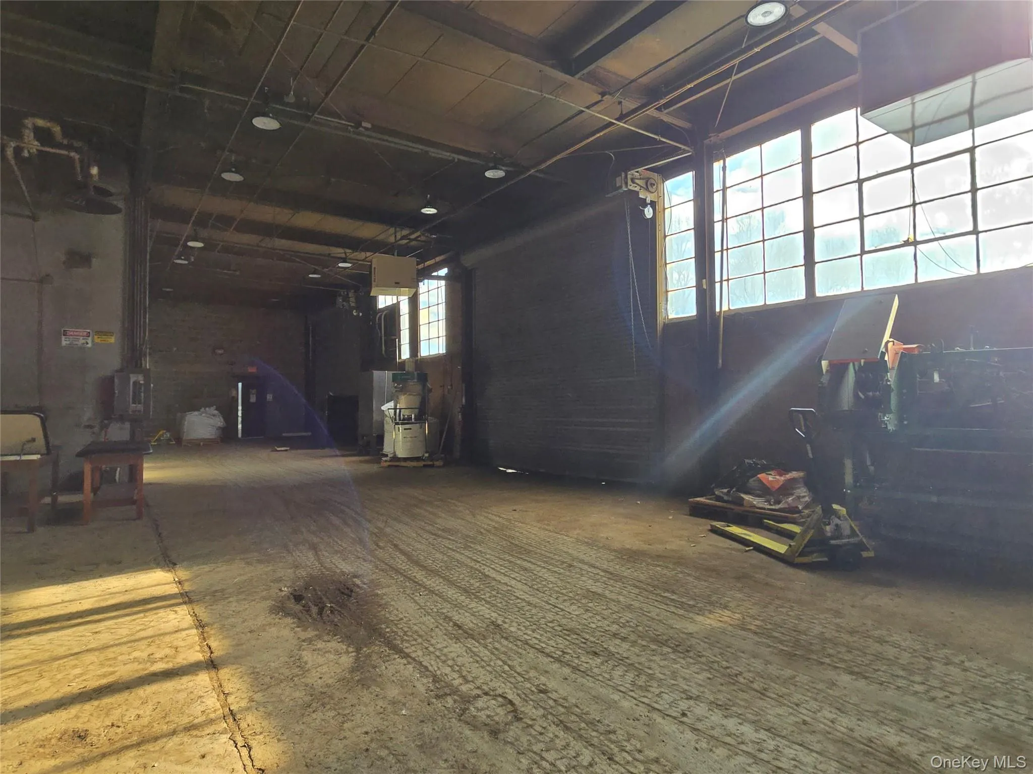 Miscellaneous room with a heating unit Miscellaneous room with a heating unit