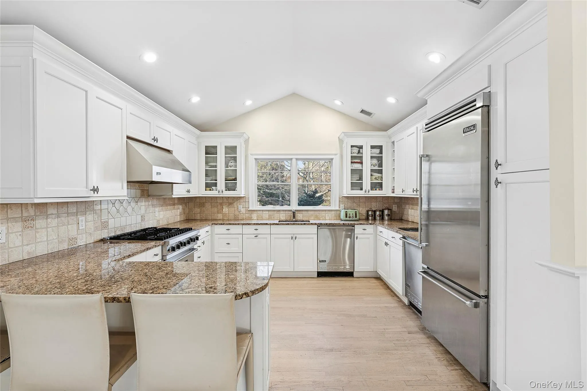 122 Beach Road, Southampton, NY, 3 Bedrooms Bedrooms, 10 Rooms Rooms,4 BathroomsBathrooms,Residential,For Rent,Beach,0,947678 122 Beach Road, Southampton, NY, 3 Bedrooms Bedrooms, 10 Rooms Rooms,4 BathroomsBathrooms,Residential,For Rent,Beach,0,947678