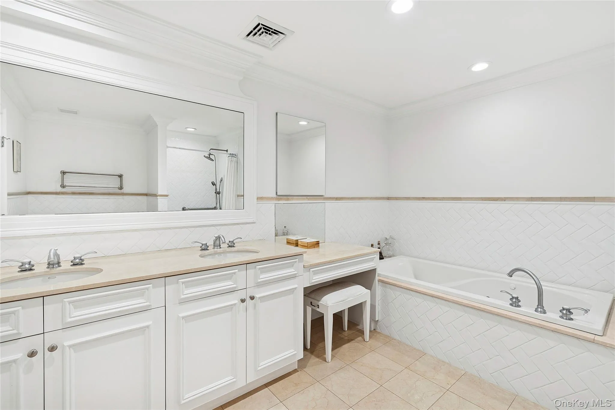 122 Beach Road, Southampton, NY, 3 Bedrooms Bedrooms, 10 Rooms Rooms,4 BathroomsBathrooms,Residential,For Rent,Beach,0,947678 122 Beach Road, Southampton, NY, 3 Bedrooms Bedrooms, 10 Rooms Rooms,4 BathroomsBathrooms,Residential,For Rent,Beach,0,947678