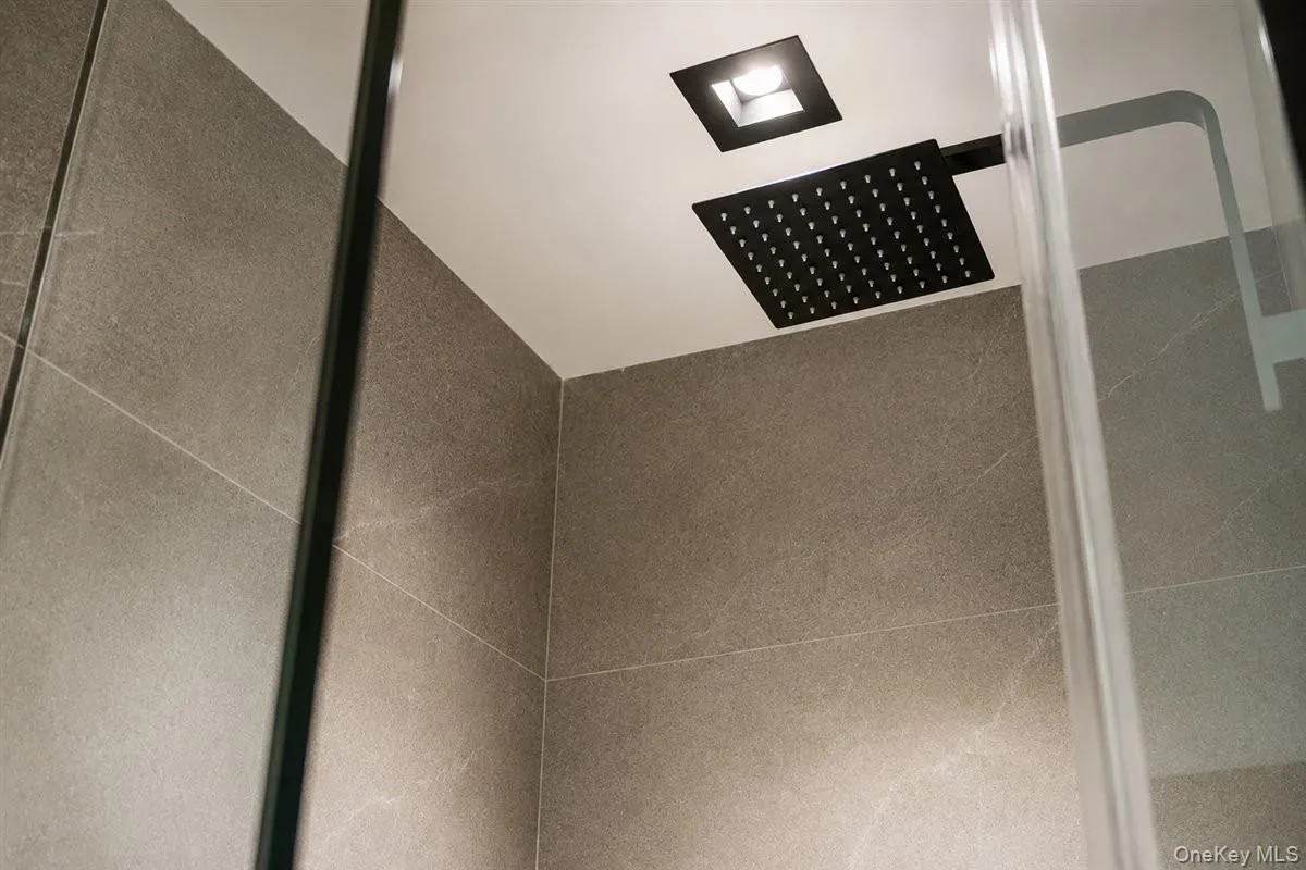 Guest House Shower/Bathroom Guest House Shower/Bathroom