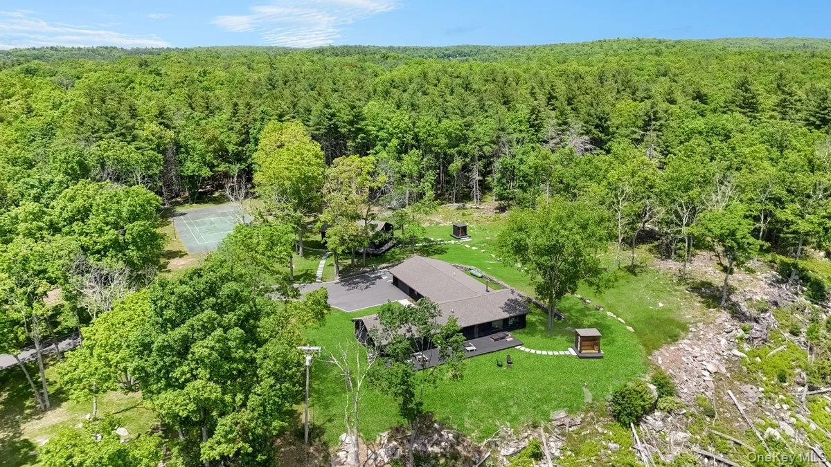 125 Mapes Road, Highland, NY, 5 Bedrooms Bedrooms, 8 Rooms Rooms,3 BathroomsBathrooms,Residential,For Rent,Mapes,0,947681 125 Mapes Road, Highland, NY, 5 Bedrooms Bedrooms, 8 Rooms Rooms,3 BathroomsBathrooms,Residential,For Rent,Mapes,0,947681