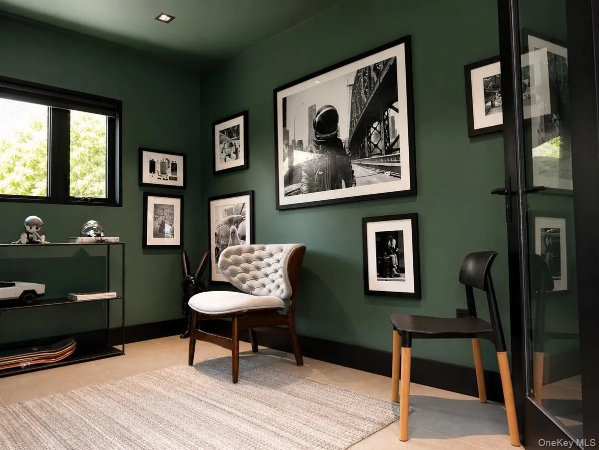 Office or Guest Room Office or Guest Room
